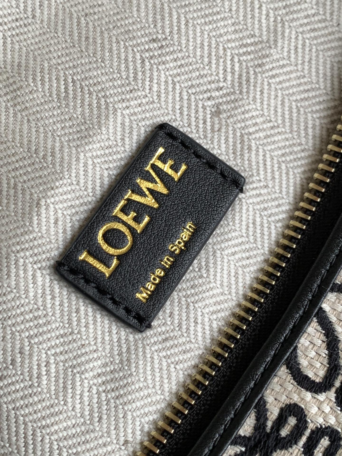 Loewe Cubi Anagram Shoulder Bag in Jacquard Canvas and Calfskin Leather 9 i1626078975 6554 8