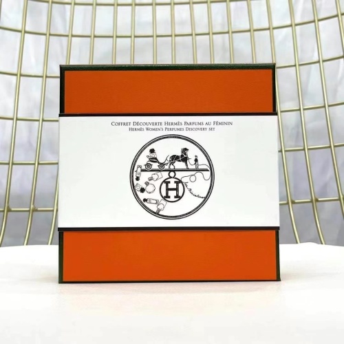 Hermes Women's Perfumes Discovery Set - 4 Miniature Fragrances, Perfect Gift 1 Hermes Women's Perfumes Discovery Set - 4 Miniature Fragrances, Perfect Gift