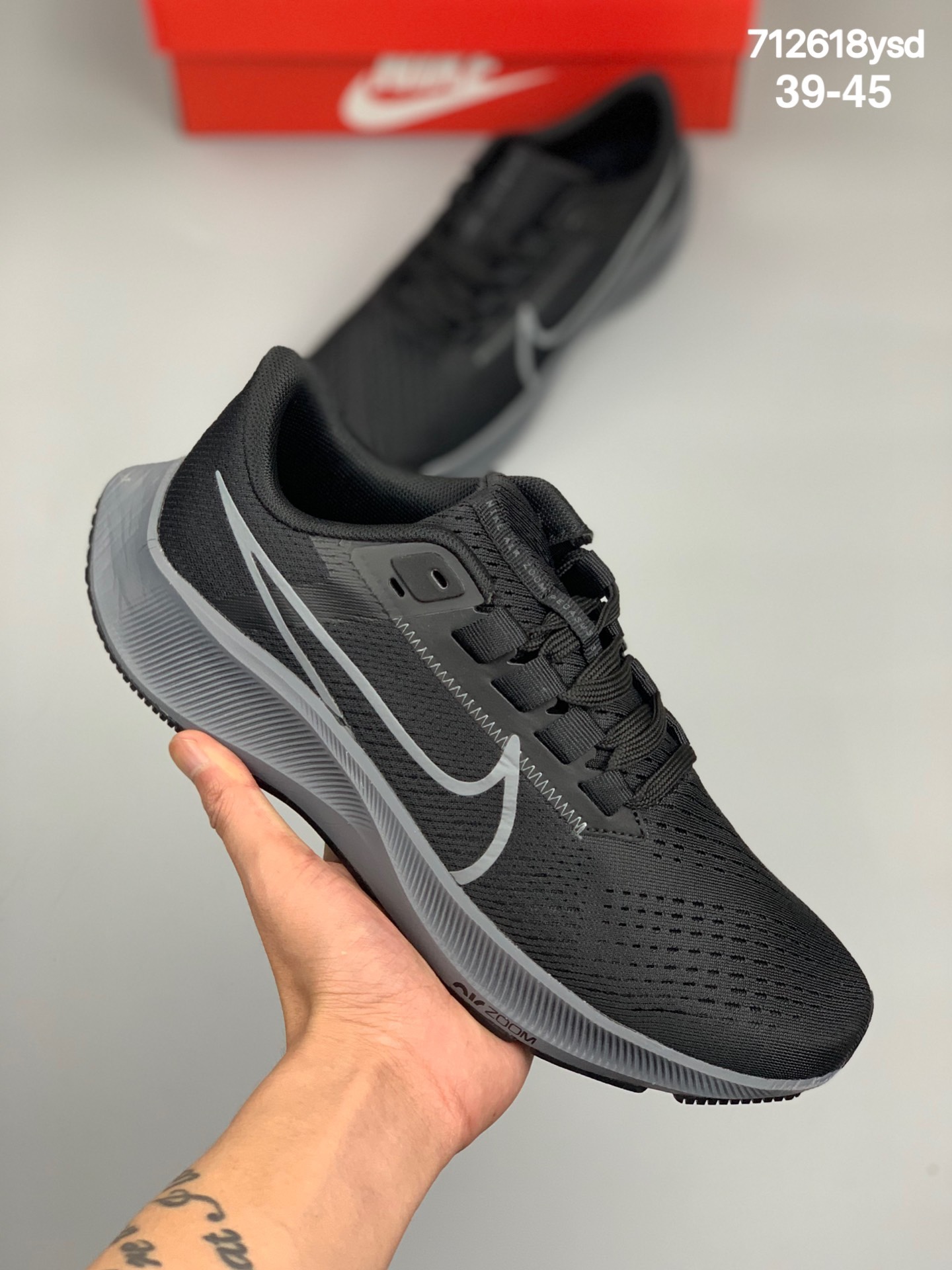 
耐克NIKE ZOOM PEGASUS X10 TURBO网面透气缓震疾速跑鞋
 货号：CJ0291-010
尺码:39-45
编码:712618ysd