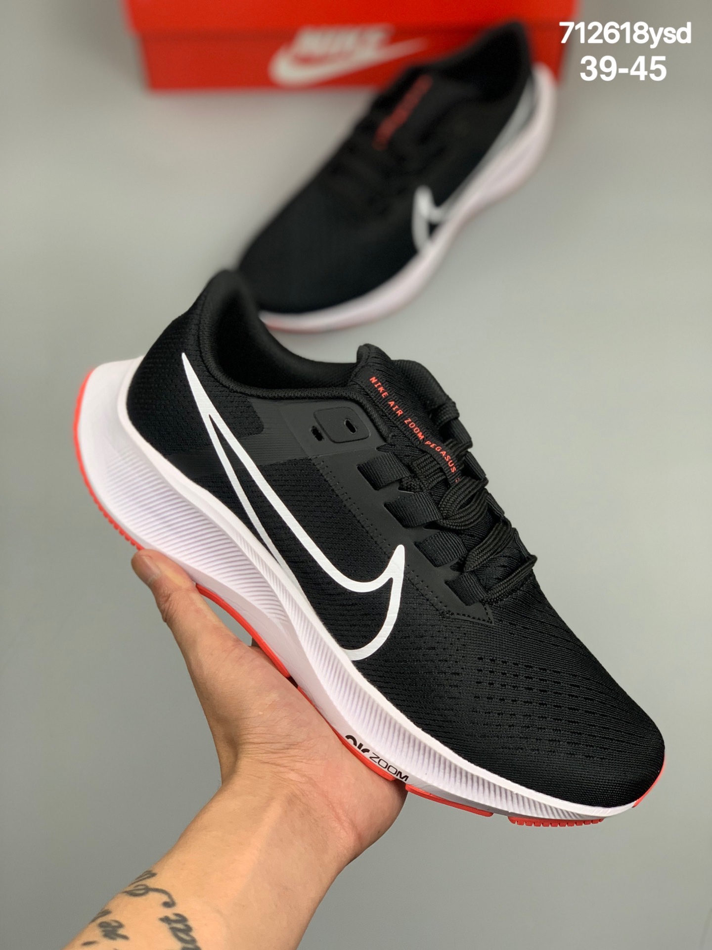 
耐克NIKE ZOOM PEGASUS X10 TURBO网面透气缓震疾速跑鞋
 货号：CJ0291-010
尺码:39-45
编码:712618ysd