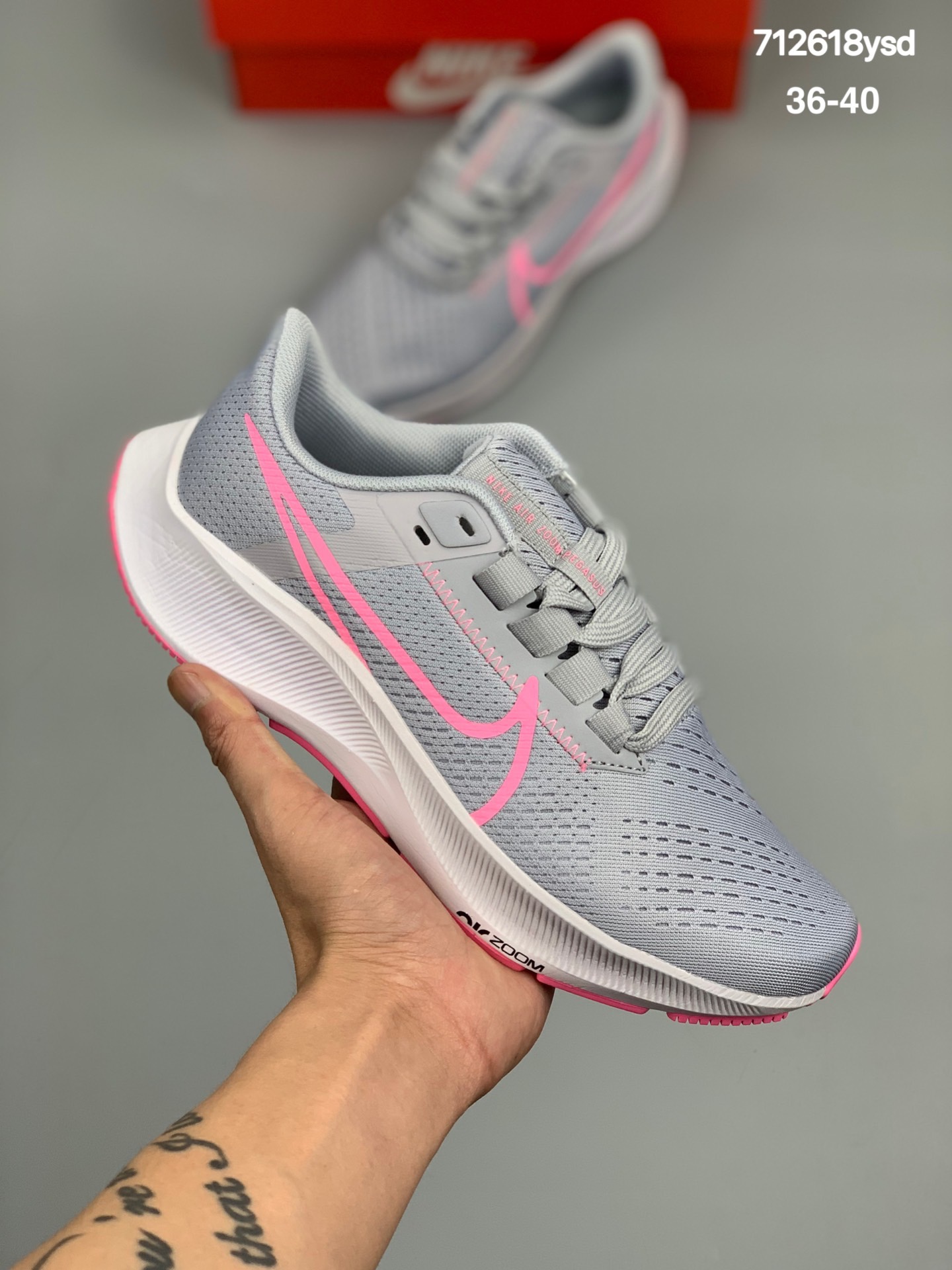 
耐克NIKE ZOOM PEGASUS X10 TURBO网面透气缓震疾速跑鞋
 货号：CJ0291-010
尺码:36-40
编码:712618ysd