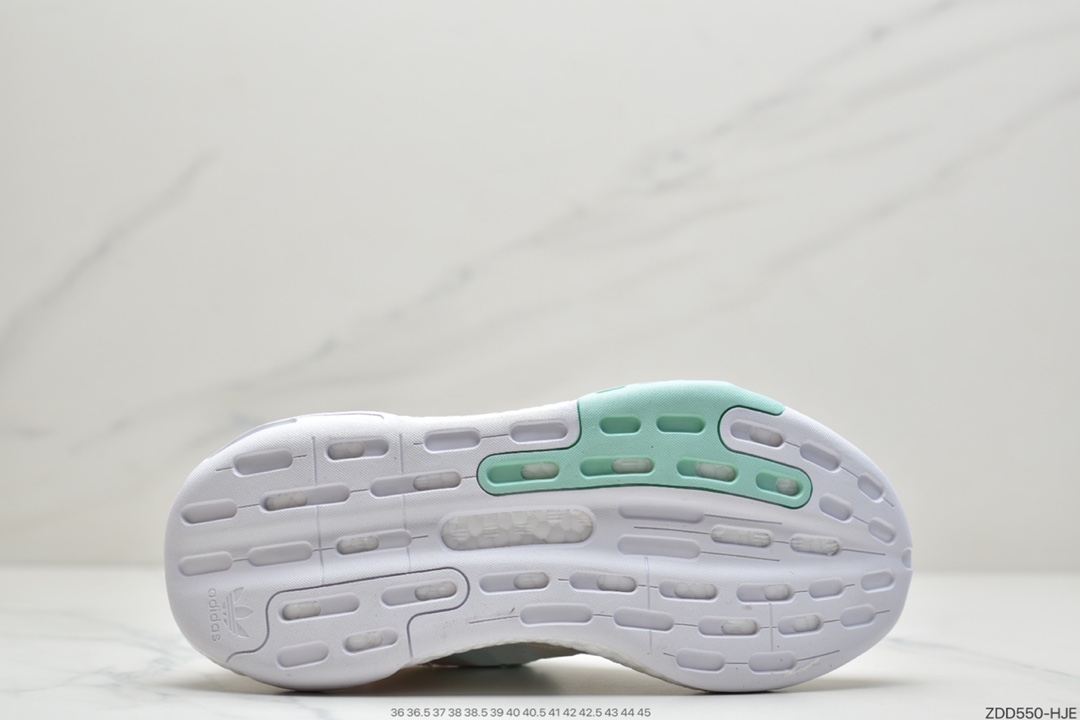 230 阿迪达斯三叶草 Originals 2020 Day Jogger Boost”Grey/Laser Reflectiv”2020版慢跑者系列高弹复古休闲运动跑鞋  GW4912