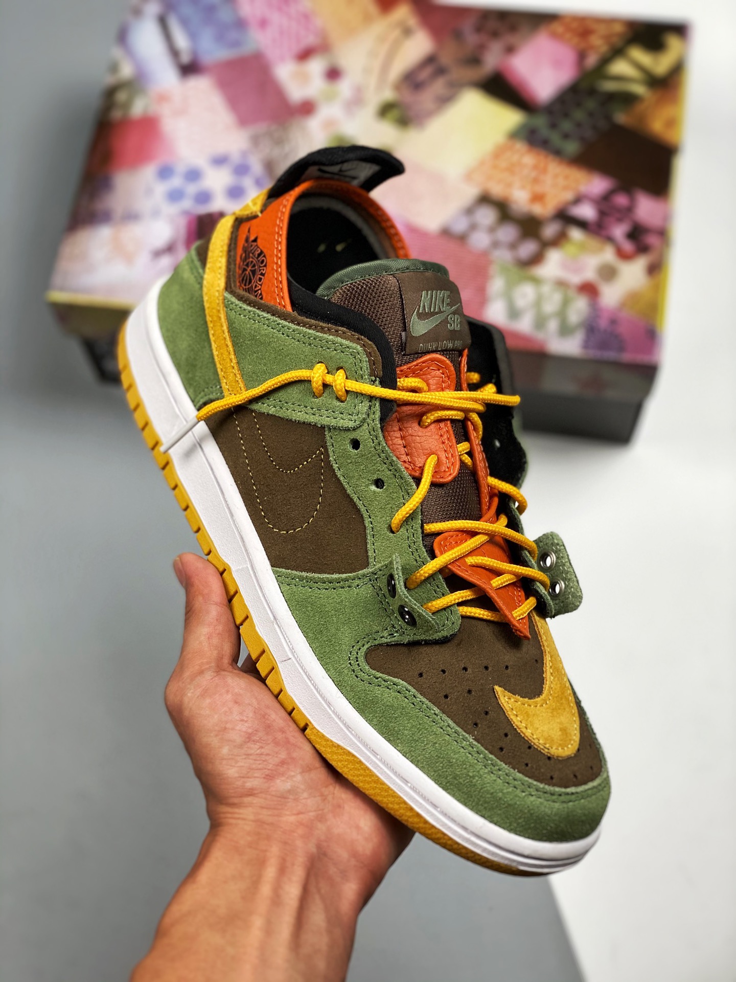 Apoyo para tienda 2 NK Dunk SB modelo de desfile de la Semana de la Moda de París, colaboración con el director de EJDE…