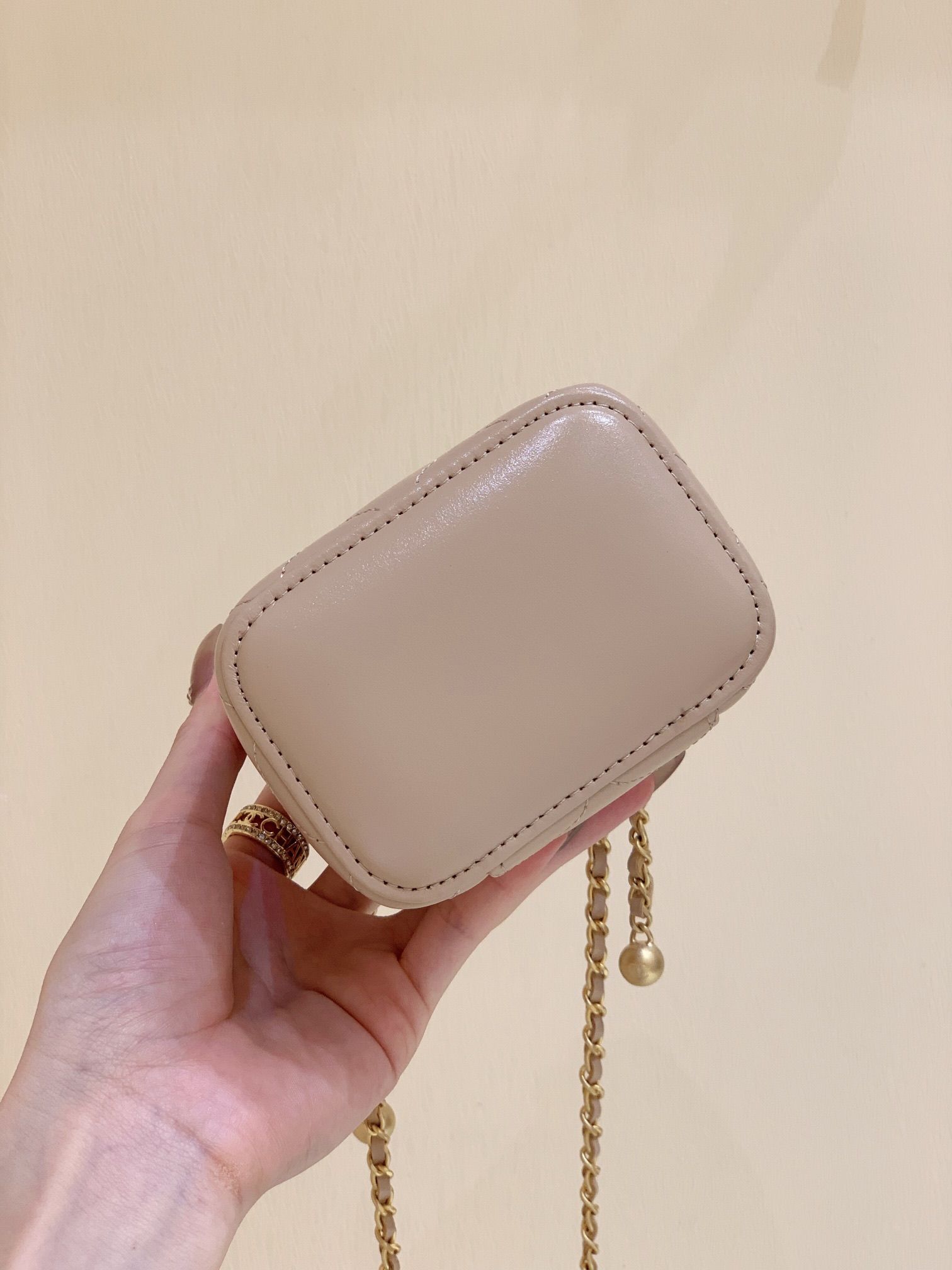 Chanel 高级手工坊双金珠系列盒子斜挎包 AP2292奶茶色
