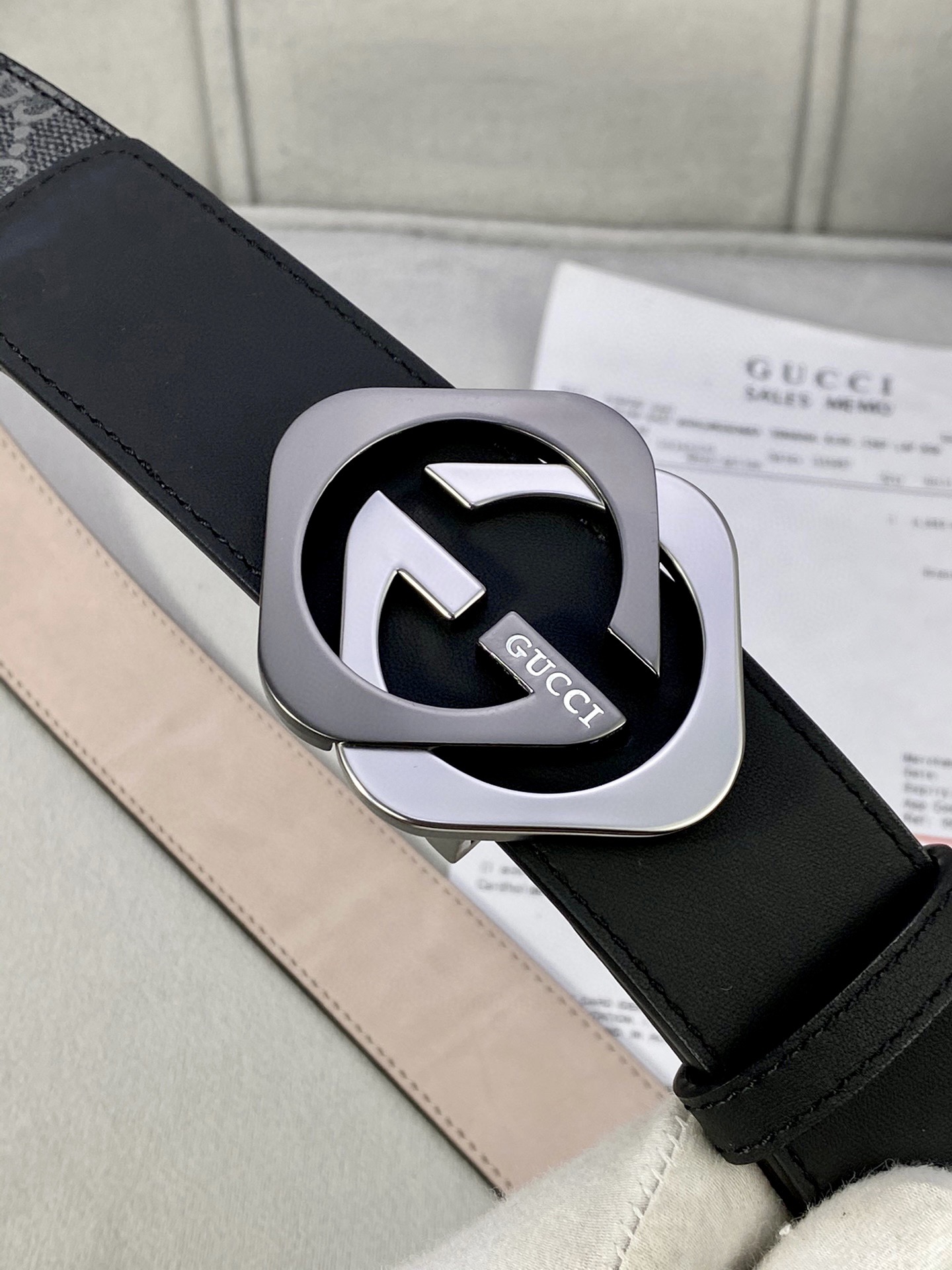 宽度4 0cm gucci 这款腰带在早秋系列中惊艳亮相
