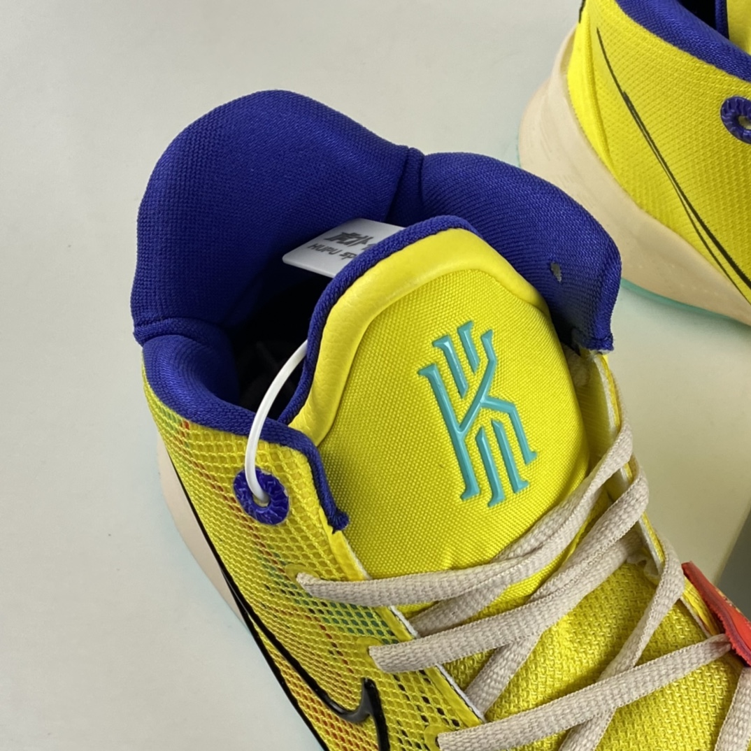 P240  Nike Kyrie 7 Pre Heat Ep 欧文7代 室内休闲运动中帮篮球鞋 CT4080-700