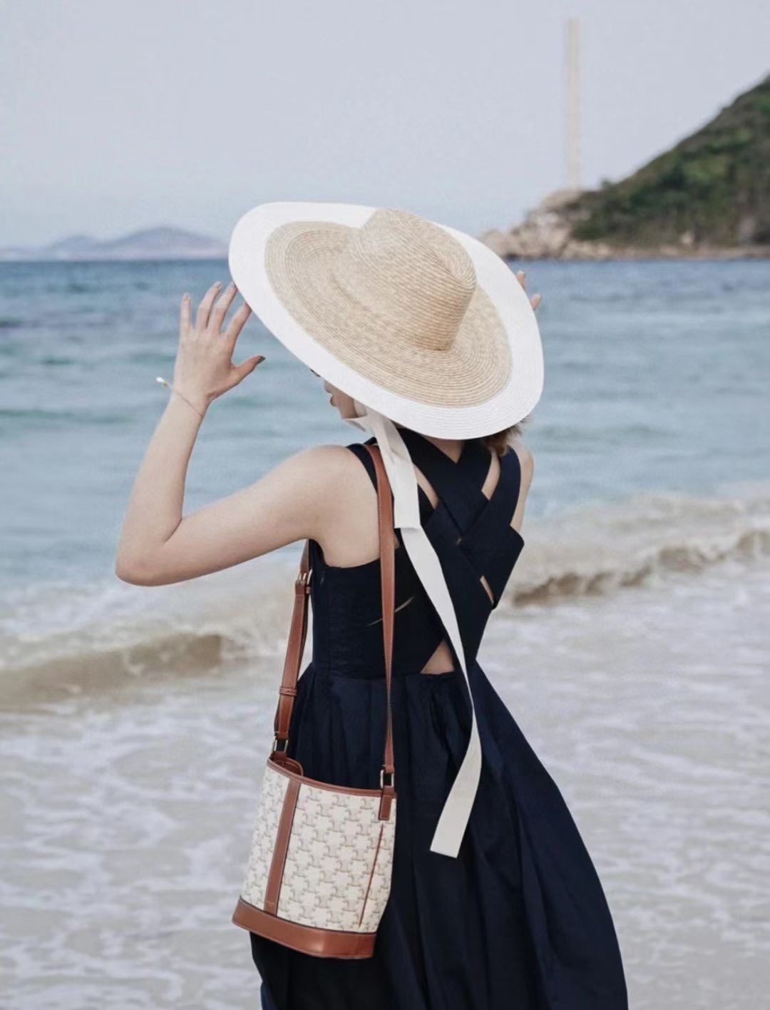 CELINE SMALL BUCKET BAG 191442白花