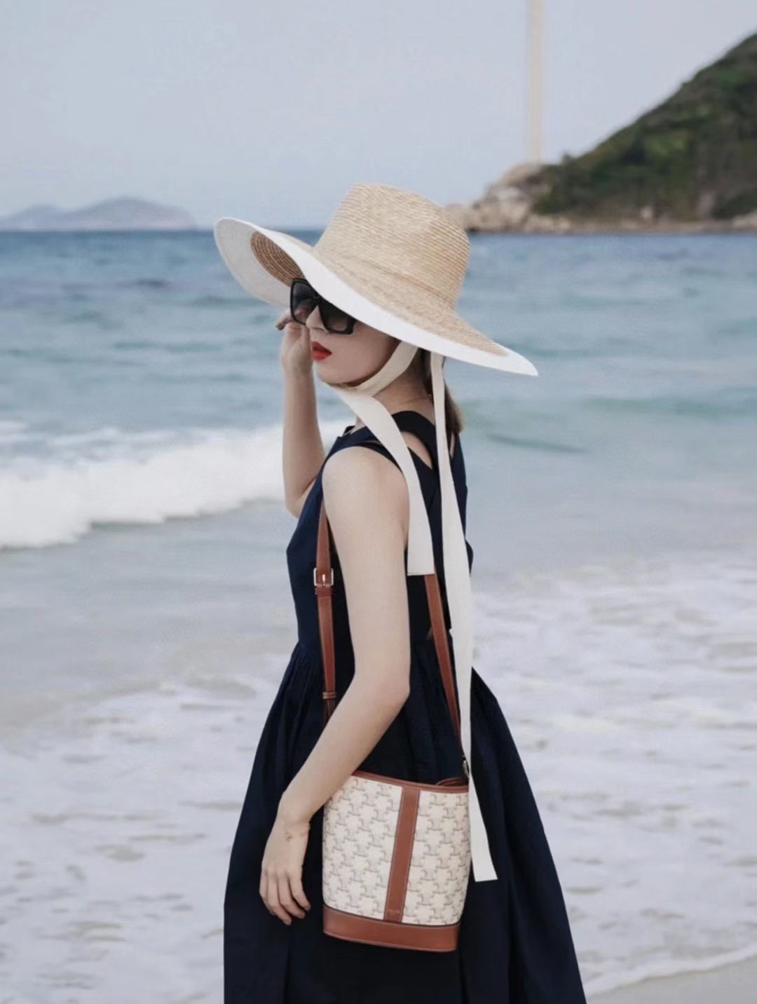 CELINE SMALL BUCKET BAG 191442白花