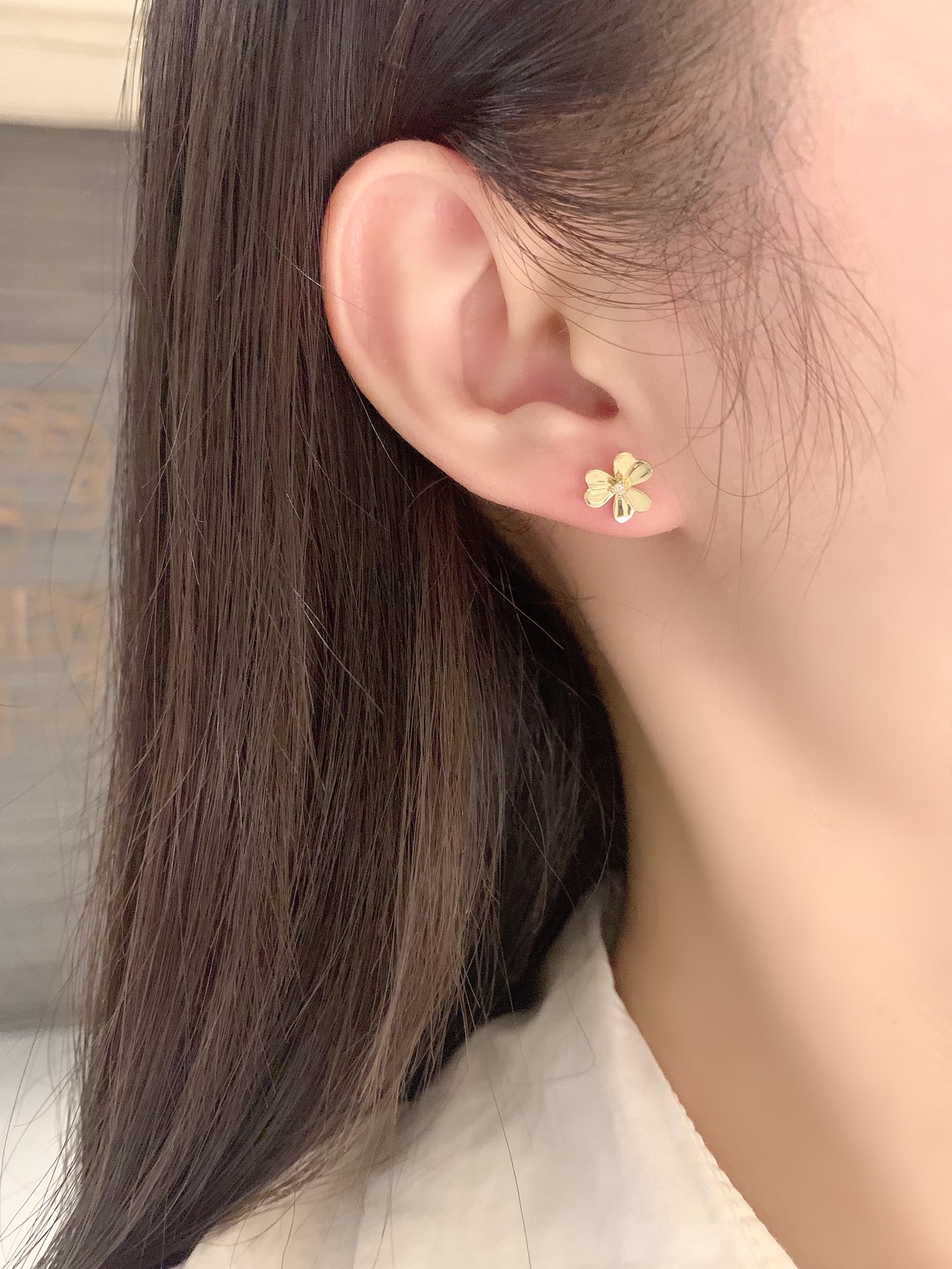 Van Cleef & Arpels VCA 三叶草 同款钻石耳钉，精工品质，重金质感 钻石3分，白闪无奶咖 超值回馈价/对‼
