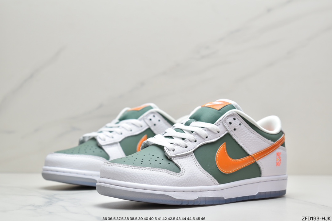 280 耐克Dunk Low’NY vs. NY 白绿黄色，鞋底采用鼠尾草绿色皮革制成 DN2489-300