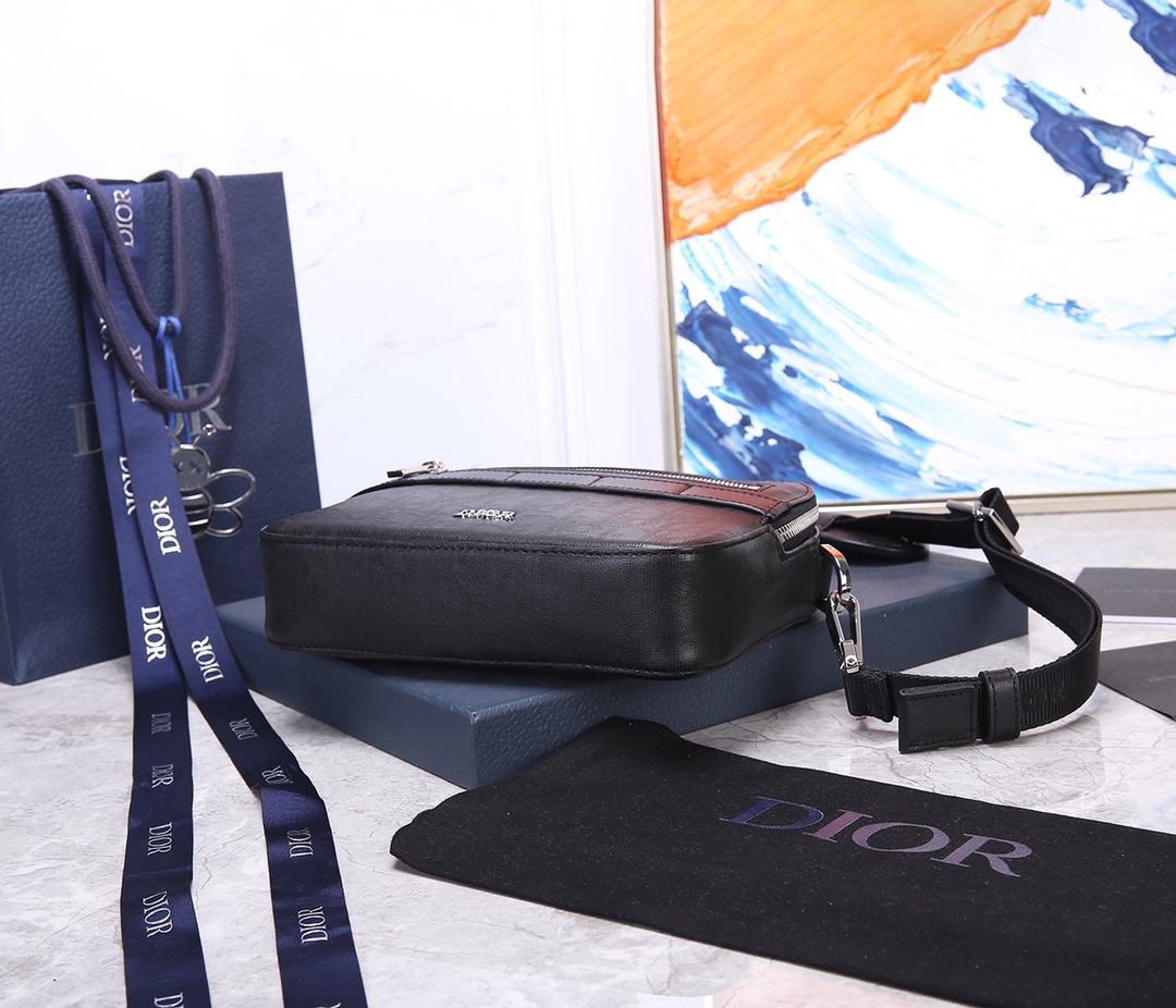 Dior Safari Messenger Bag Black Oblique Galaxy Leather with Removable Strap 6 i1626239011 2375 4