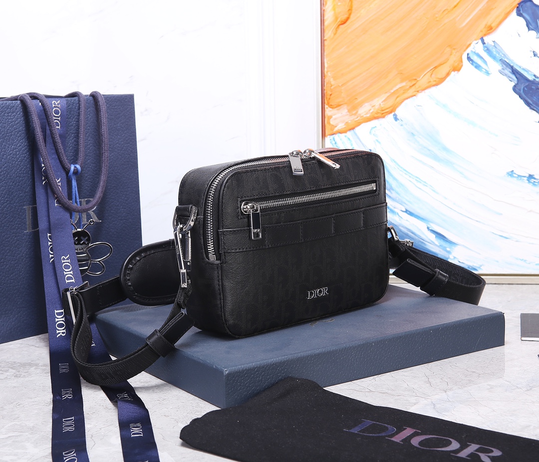 Dior Safari Messenger Bag Black Oblique Galaxy Leather with Removable Strap 3 i1626239011 3130 1