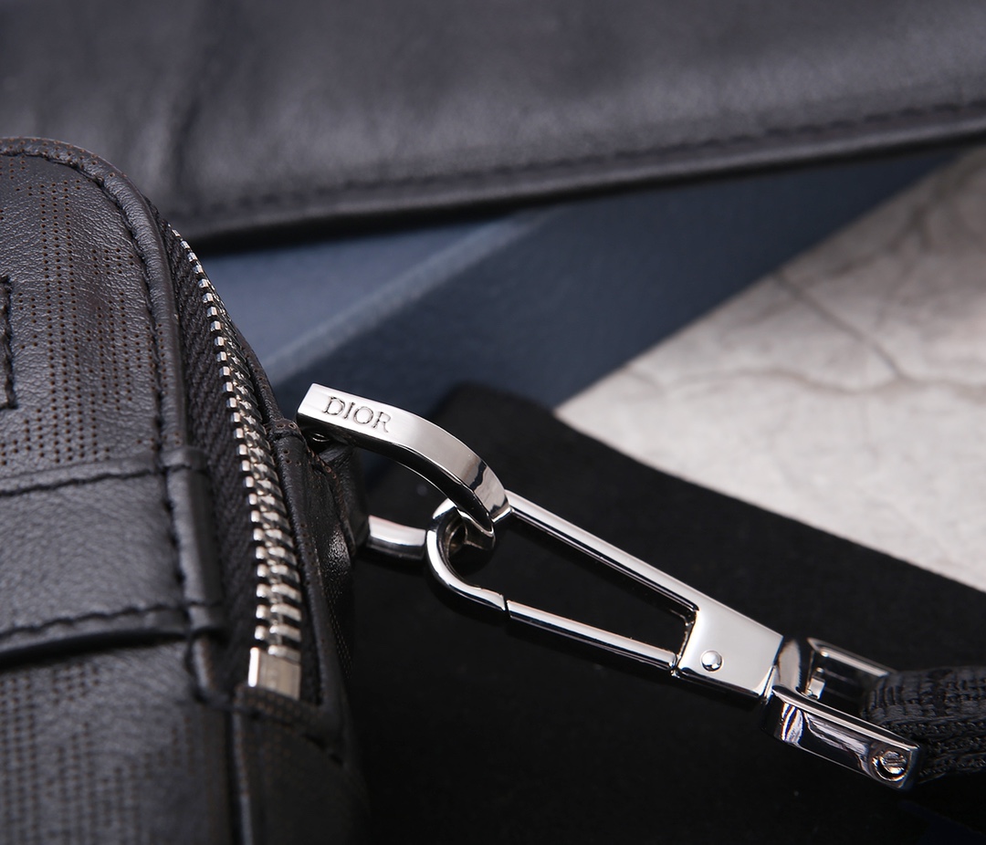 Dior Messenger Bag: Top Quality, Full Steel Hardware & Perfect Details 6 i1626239117 9802 4