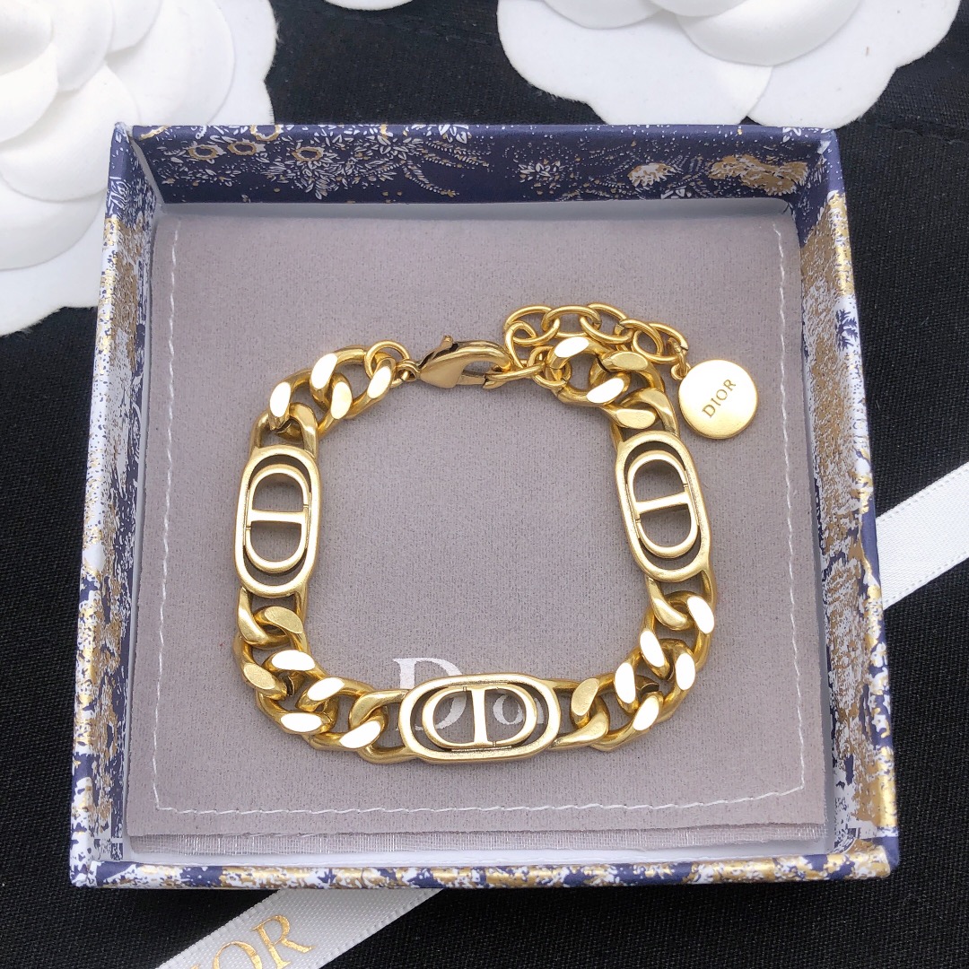 NO:105374,Number DSL0018 Original order, new DIOR letter bracelet, counter consistency brass material, super texture, jewelry quality, dior, dior, bracelet19860909编号DSL0018 原单货 新款DIOR迪奥字母手链专柜一致黄铜材质 超级有质感,饰品精品,dior,dior,bracelet,Jewelry