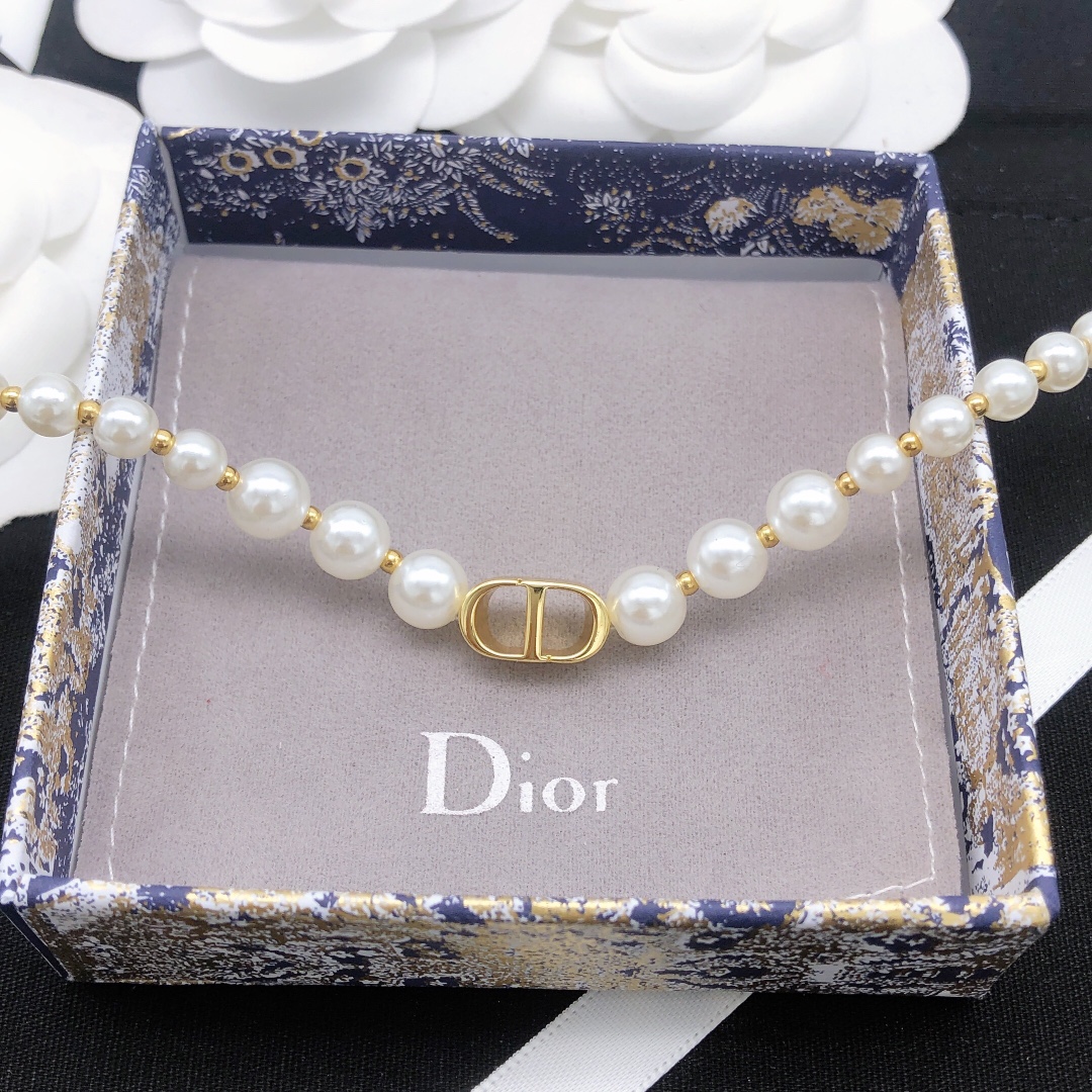 Dior Dior迪奥珍珠 款 超火爆的一款手链