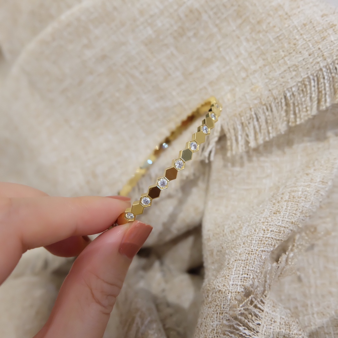 NO:633583,Honeycomb bracelet, gold glossy/gold half diamond available, large size approx. 16.5, 88330, bracelet, Cartier high-end jewelry19860909蜂巢手镯,金色光面/金色半钻有货,尺寸大号约16.5,88330,,bracelet,卡迪亚高端饰品,Jewelry