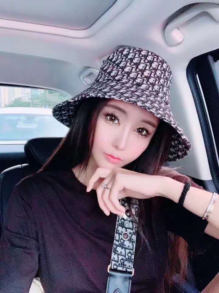 NO:765437,Special price. D Home. [Black] Hot style fisherman with large eaves!  [With dust bag] High-end and comfortable!  High-end material!  !  The number one hat trend this year is definitely the bucket hat!  This year’s bucket hats are all dazzling!  Very versatile and unisex!  Dear friends, you can look at the details!  The car lines are neat!  Breathable and comfortable lining!  The color combination is simple and elegant!  hat straw hat bucket hat baseball cap, hat, dior, espadrilles, hats19860909特价.D家.【黑色】爆款大檐渔夫！【配防尘袋】高端舒适！高端材质！！今年帽子第一流行趋势绝对是渔夫帽！今年的渔夫帽满目玲琅！非常百搭、男女通用！亲们可以看细节！车线整齐！透气舒适内里！颜色搭配简约大方！帽子草帽渔夫帽棒球帽,帽子,dior,espadrilles,hats,hat