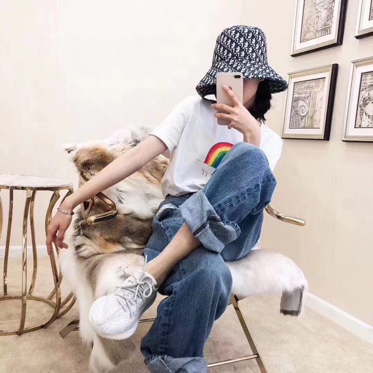 NO:765447,Special price. D Home. [Blue] Hot style fisherman with large eaves!  [With dust bag] High-end and comfortable!  High-end material!  !  The number one hat trend this year is definitely the bucket hat!  This year’s bucket hats are all dazzling!  Very versatile and unisex!  Dear friends, you can look at the details!  The car lines are neat!  Breathable and comfortable lining!  The color combination is simple and elegant!  hat straw hat bucket hat baseball cap, hat, dior, espadrilles, hats19860909特价.D家.【蓝色】爆款大檐渔夫！【配防尘袋】高端舒适！高端材质！！今年帽子第一流行趋势绝对是渔夫帽！今年的渔夫帽满目玲琅！非常百搭、男女通用！亲们可以看细节！车线整齐！透气舒适内里！颜色搭配简约大方！帽子草帽渔夫帽棒球帽,帽子,dior,espadrilles,hats,hat