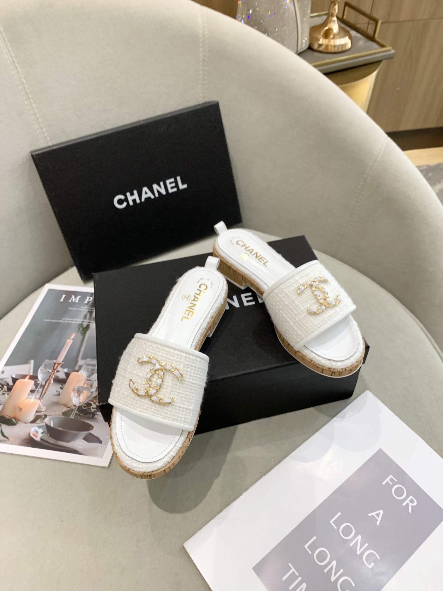 I0   Chanel 香奈儿香家2022早春度系假列经典楦型+进口立体香奈儿撞色金属皮条扣英伦设计，经典耐看原版倒楦模型，极致1:1形体，进高口端羊皮现呈出致精质感开模定制A级仿真皮大底-无品二质，35-41 可订42