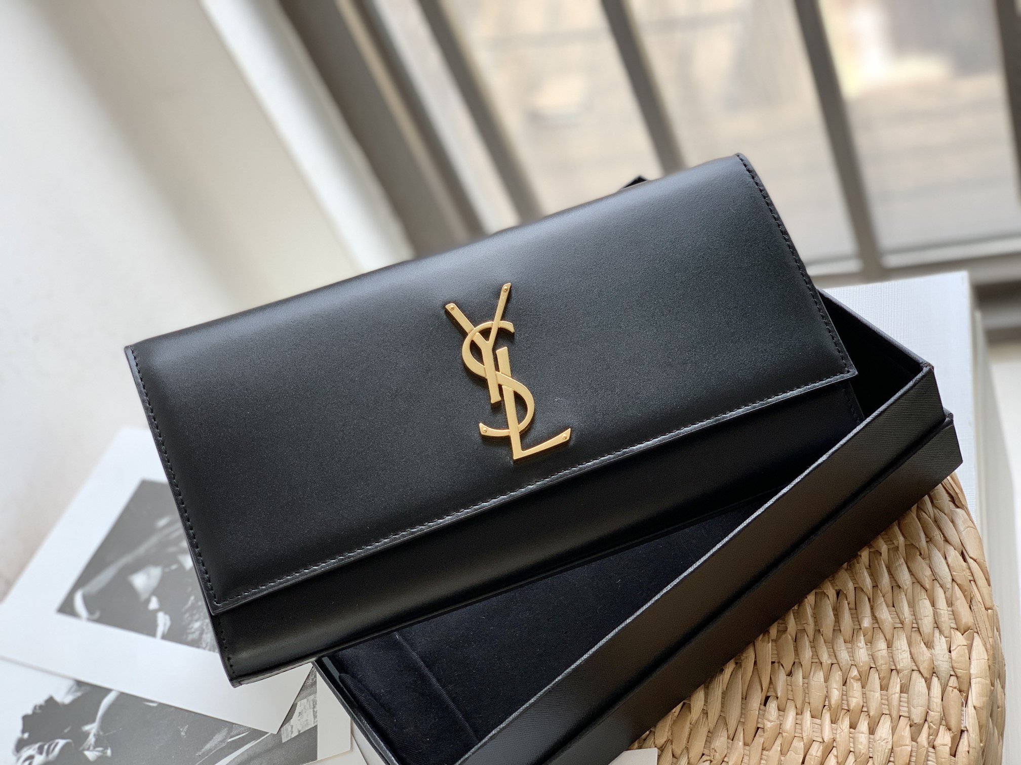 Yves Saint Laurent Clutches & Pouch Bags Black Cowhide