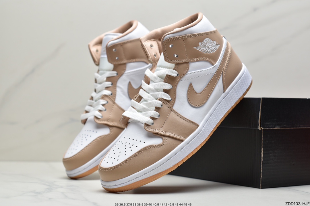 230 Air Jordan 1 Mid AJ1 乔一帮系列休闲板鞋 554724-271
