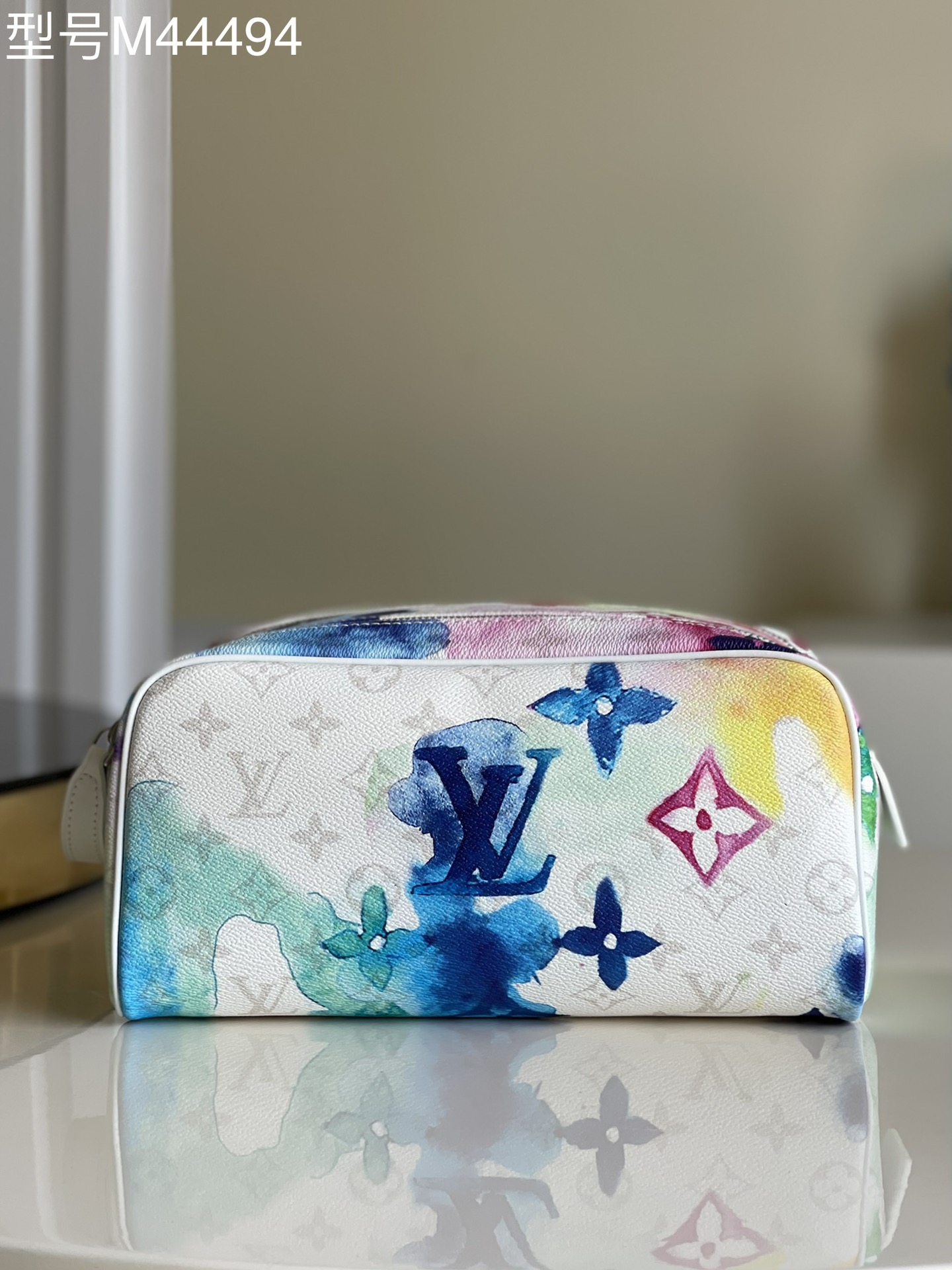 NO:397189,【Exclusive real photo M44494】Washing bag This toilet bag is elegant in appearance, made of soft canvas, equipped with double zippers, large openings, easy to pick up and store items. It can store all your toilet essentials. size26*16*13 s.,LV【Original Leather】,louis vuitton19860909【独家实拍M44494】洗漱包 这款盥洗包外观大方,以手感柔软的帆布制成,配有双拉链大开口,便于取放物品.可收纳您所有的盥洗必需品.size26*16*13 s.,LV【原厂皮】,louis vuitton,Bag