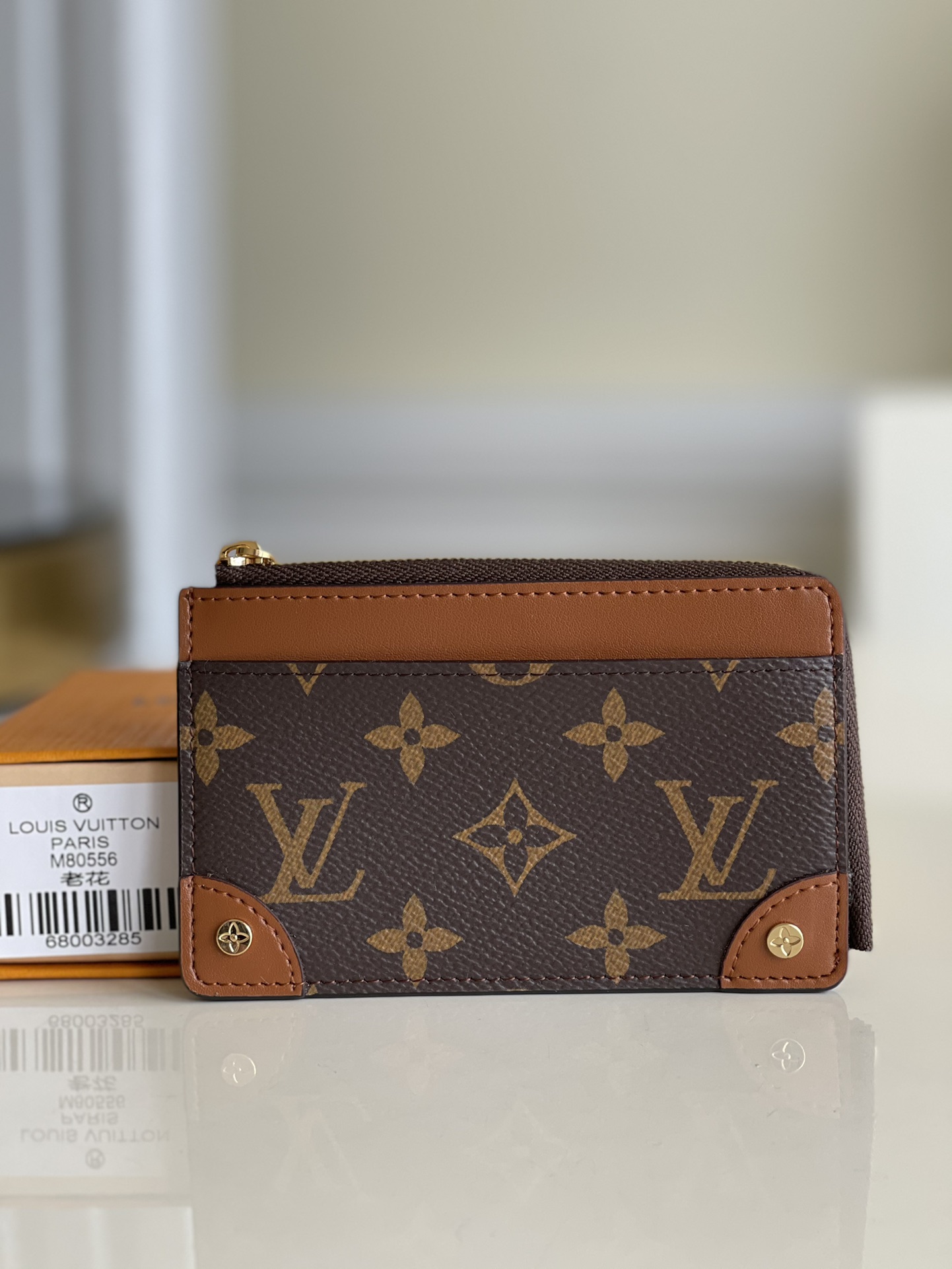 NO:397138,【Exclusive real photo M80556】Multi Card Holder Trunk wallet is made of heroic Monogram Eclipse canvas, following the traditional Louis Vuitton hard box design. It is equipped with 4 outer card mezzanines and 1 outer patch pocket for easy access to cards and bills. Built-in patch pockets, which can hold banknotes or bills. 13 x 8 x 0.5 cm a.220, LV [original leather], louis vuitton, louis vuitton19860909【独家实拍M80556】Multi Card Holder Trunk 钱夹由英气飒爽的 Monogram Eclipse 帆布制成,沿袭路易威登传统硬箱设计.配有 4 个外层卡片夹层以及 1 个外贴袋,便于拿取卡片与票据.内置贴袋,可放纸币或票据.13 x 8 x 0.5 厘米 a.220,LV【原厂皮】,louis vuitton,louis vuitton,Bag