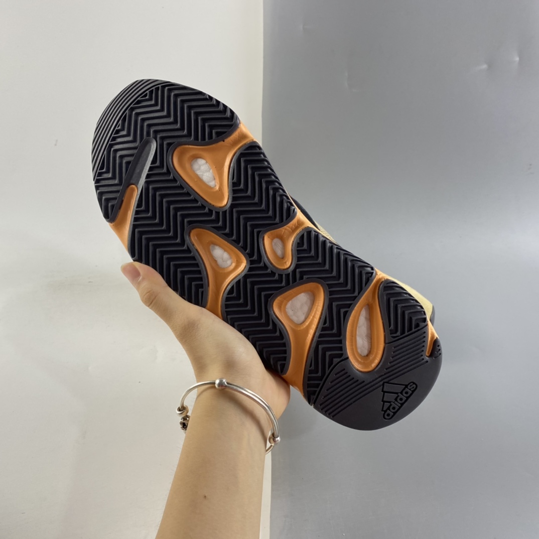 P320   AD Yeezy Boost 700 V2  椰子复古爆米花中底姥爷慢跑鞋 GW0297