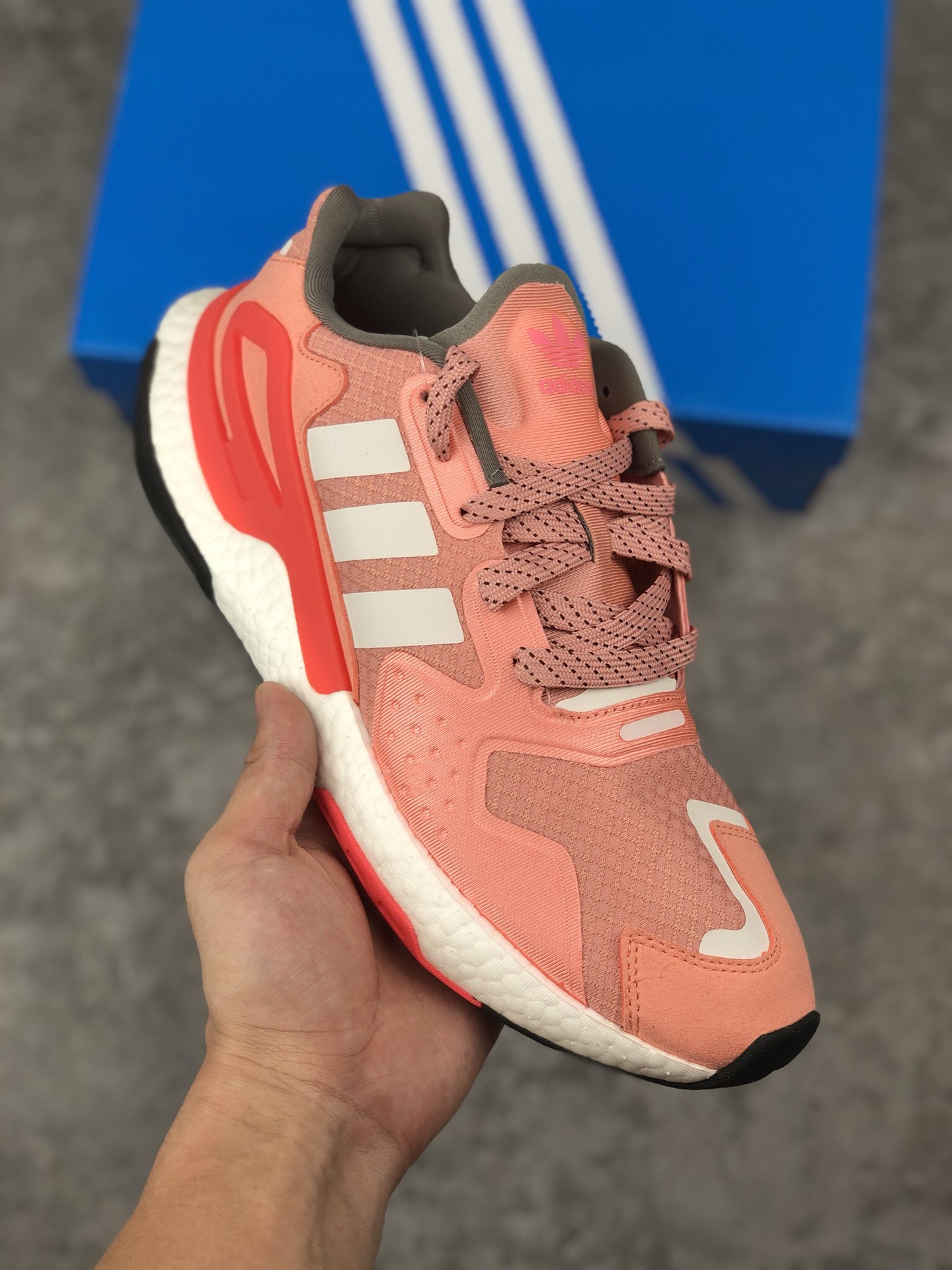 福利特价
 支持放店
 Adidas 阿迪达斯 Day Jogger 夜行者二代 爆米花大底复古跑鞋 FY0238 尺码：36 36.5 37 38 38.5 39 40 40.5 41 42 42.5 43 44 45