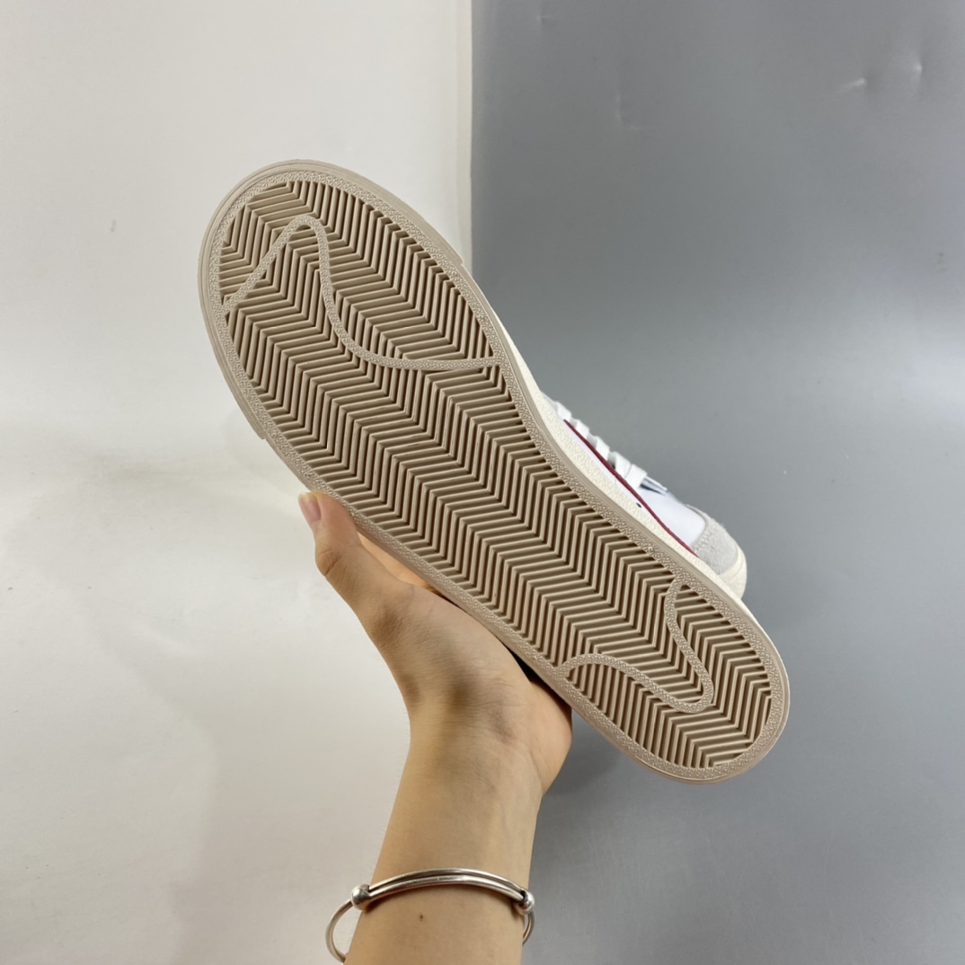 P160  Nike Blazer Low ’77 Vintage 开拓者皮面低帮休闲板鞋 DC4769-104