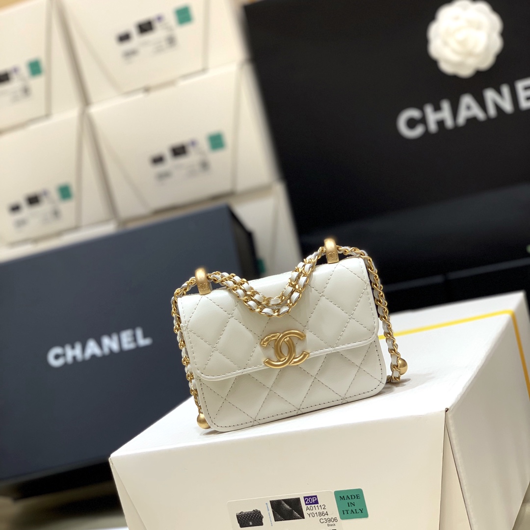 Chanel 2021早秋高级手工坊双金珠系列小方包 AP2290白色