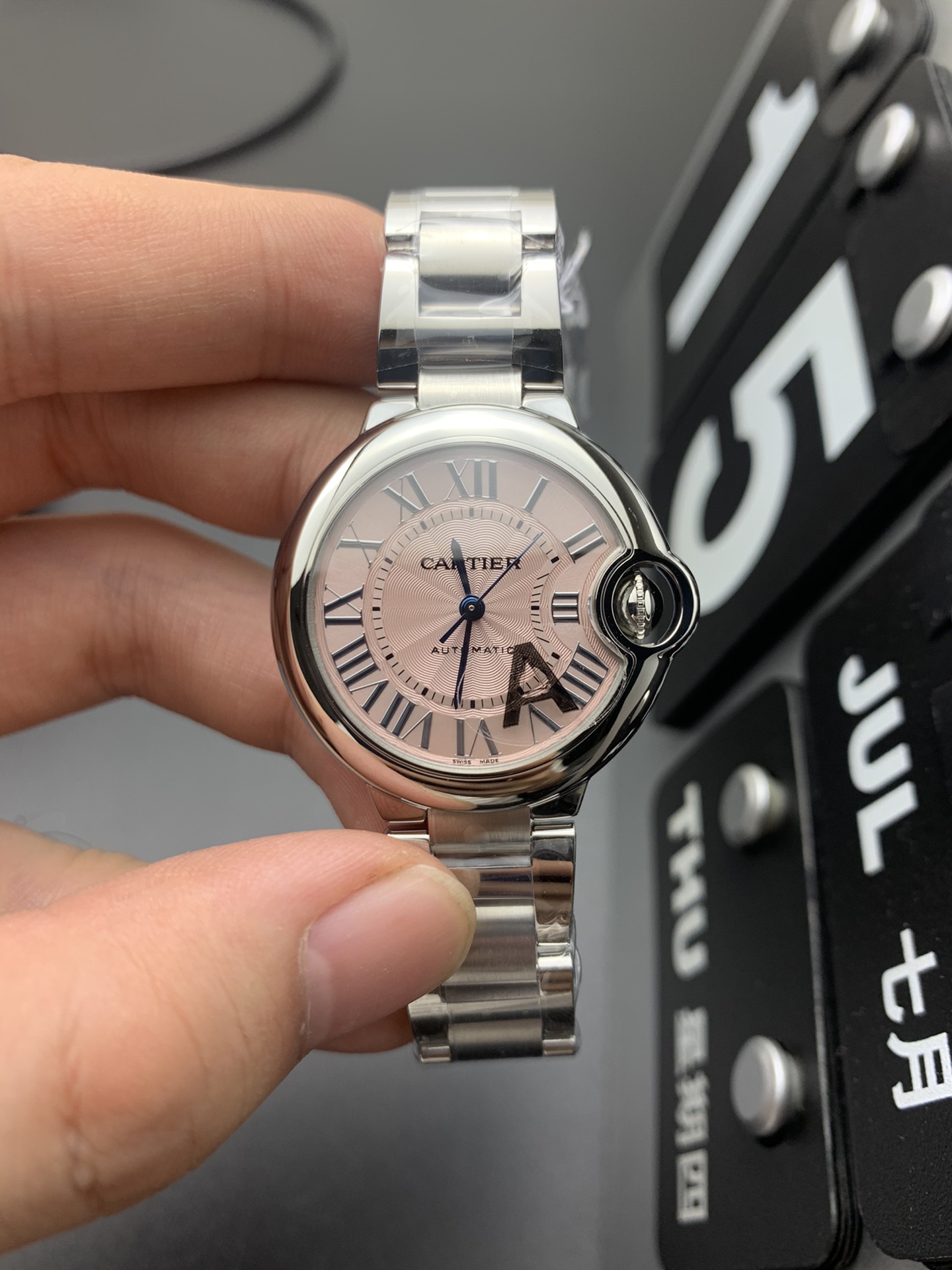 Cartier V6 33机械粉气球
