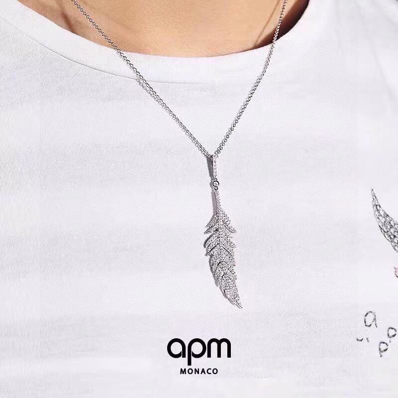  aPm monaco新款银白色羽毛项链可调节，手工微镶白色氧化锆石，特别说明，这款可调节羽毛的项链添加