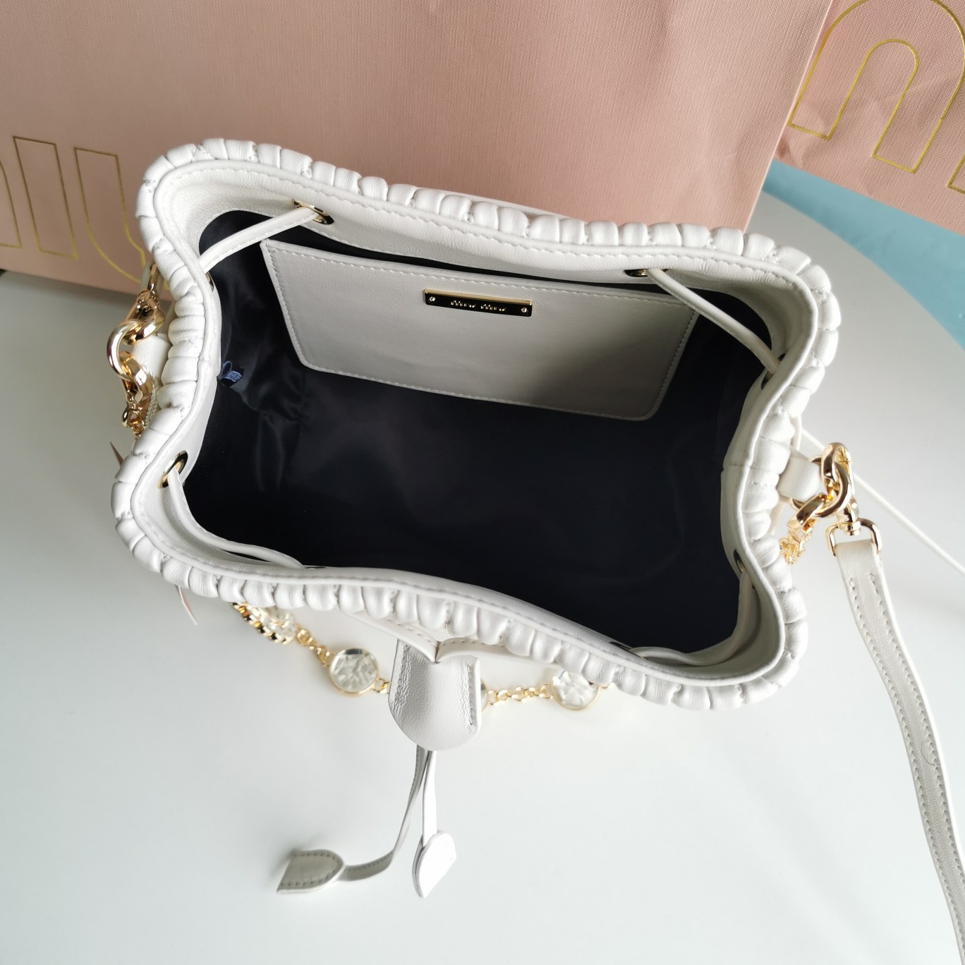 MIUMIU缪缪顶级进口Matelasse小羊皮经典压纹小花水桶包5BE050