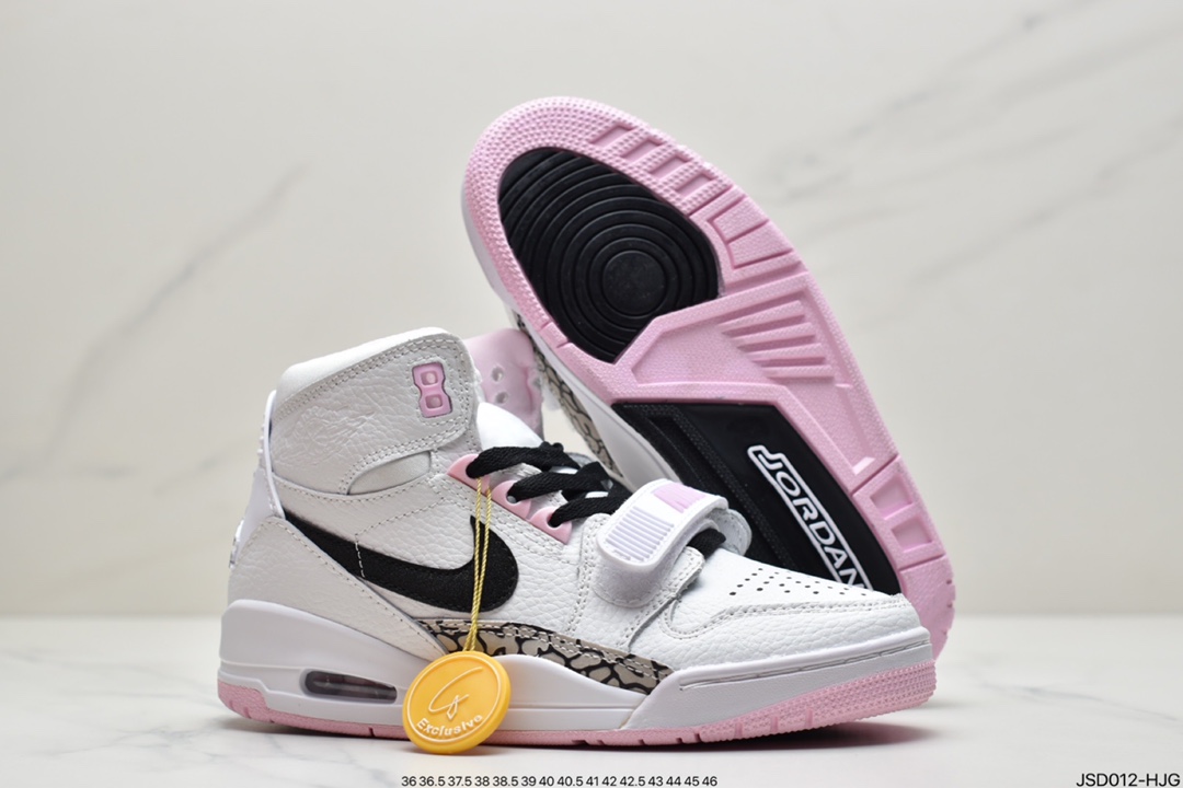 200  Air Jordan 3、Air Jordan 1 和 Air Trainer 2  AT4040-106