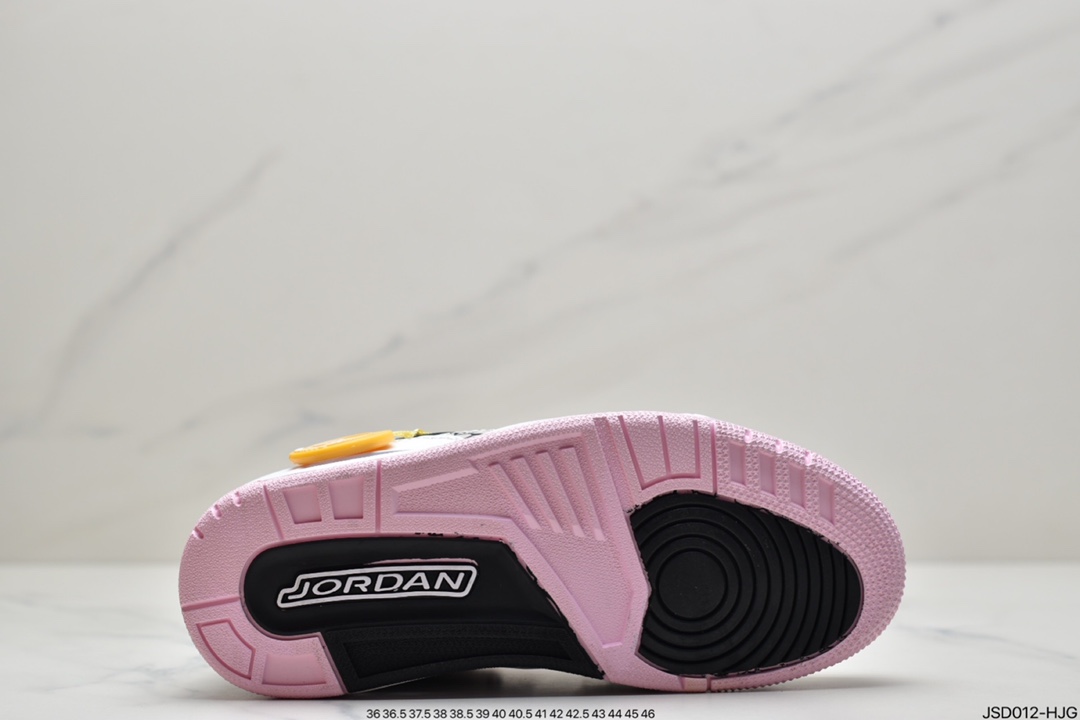 200  Air Jordan 3、Air Jordan 1 和 Air Trainer 2  AT4040-106
