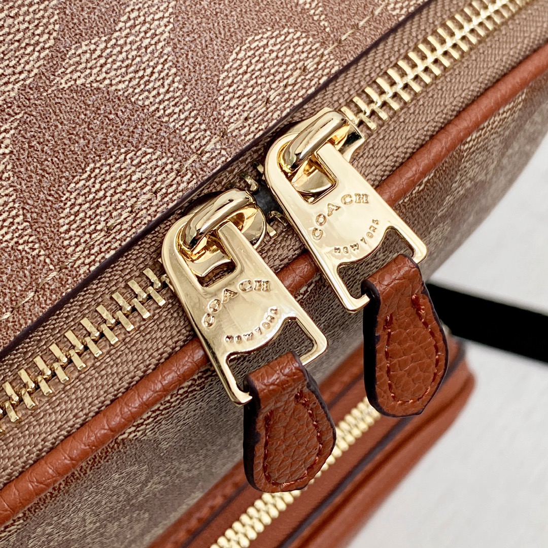 Coach coach5671 蔻驰Court系列奥莱新款中号女士双肩包，旅行书包背包 尺寸27.36.13