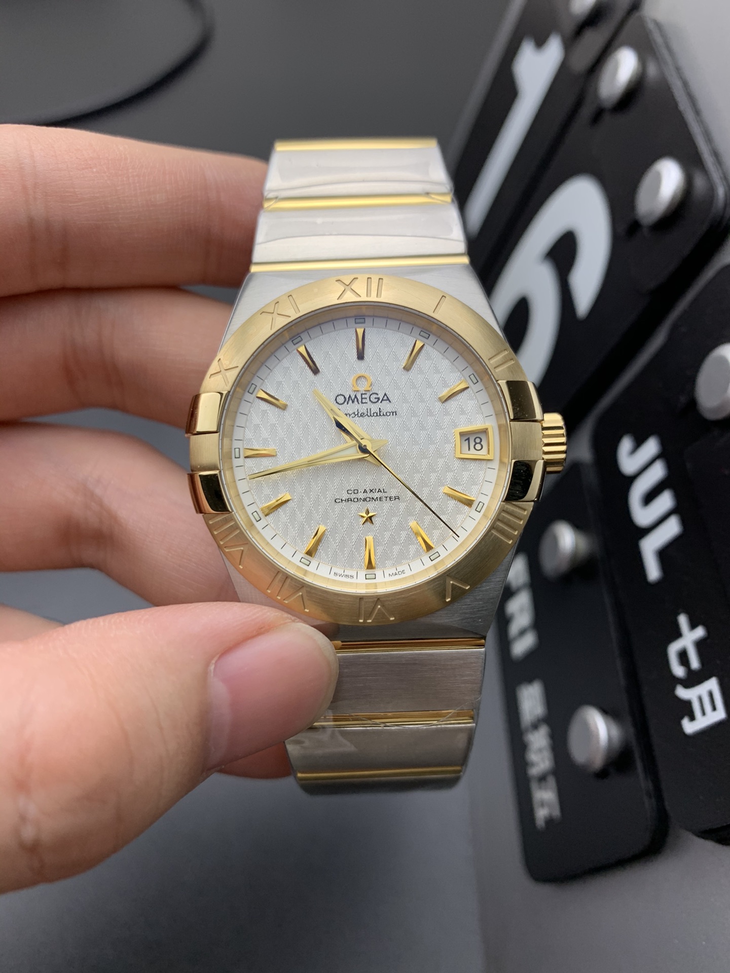 Omega 新款星座