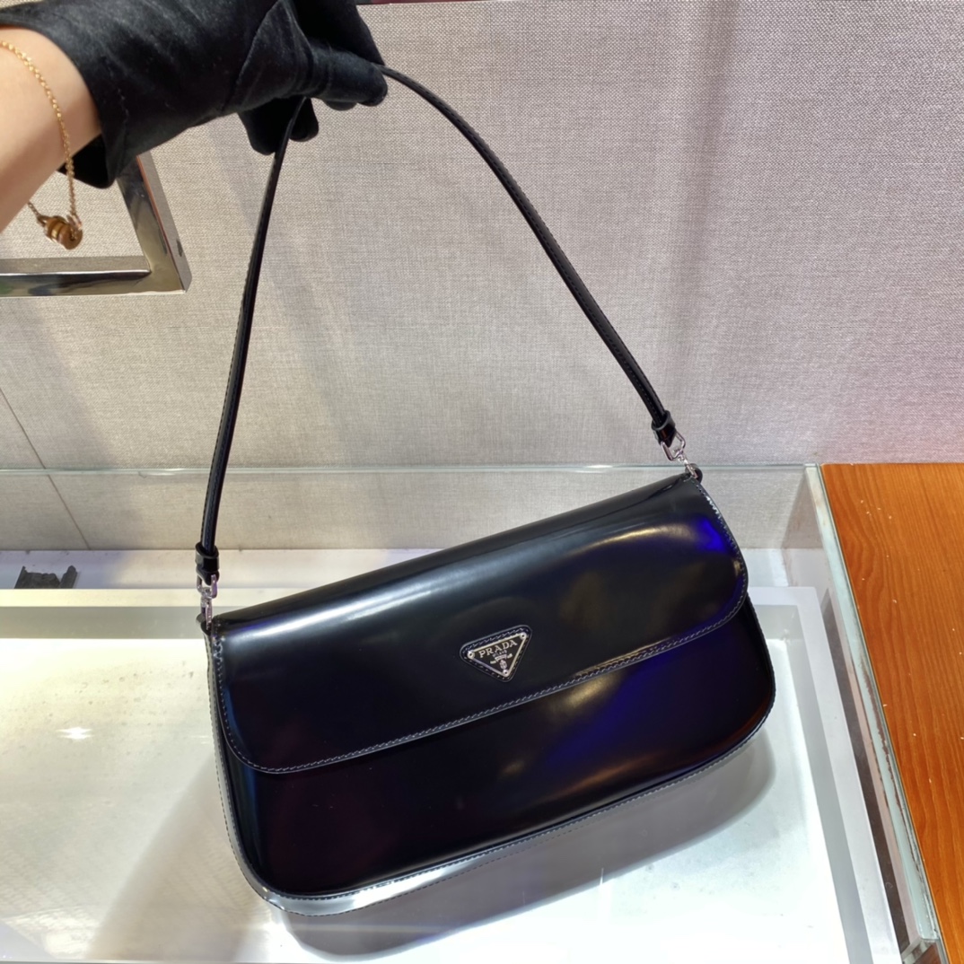 PRADA普拉达新款长形腋下包1BD276