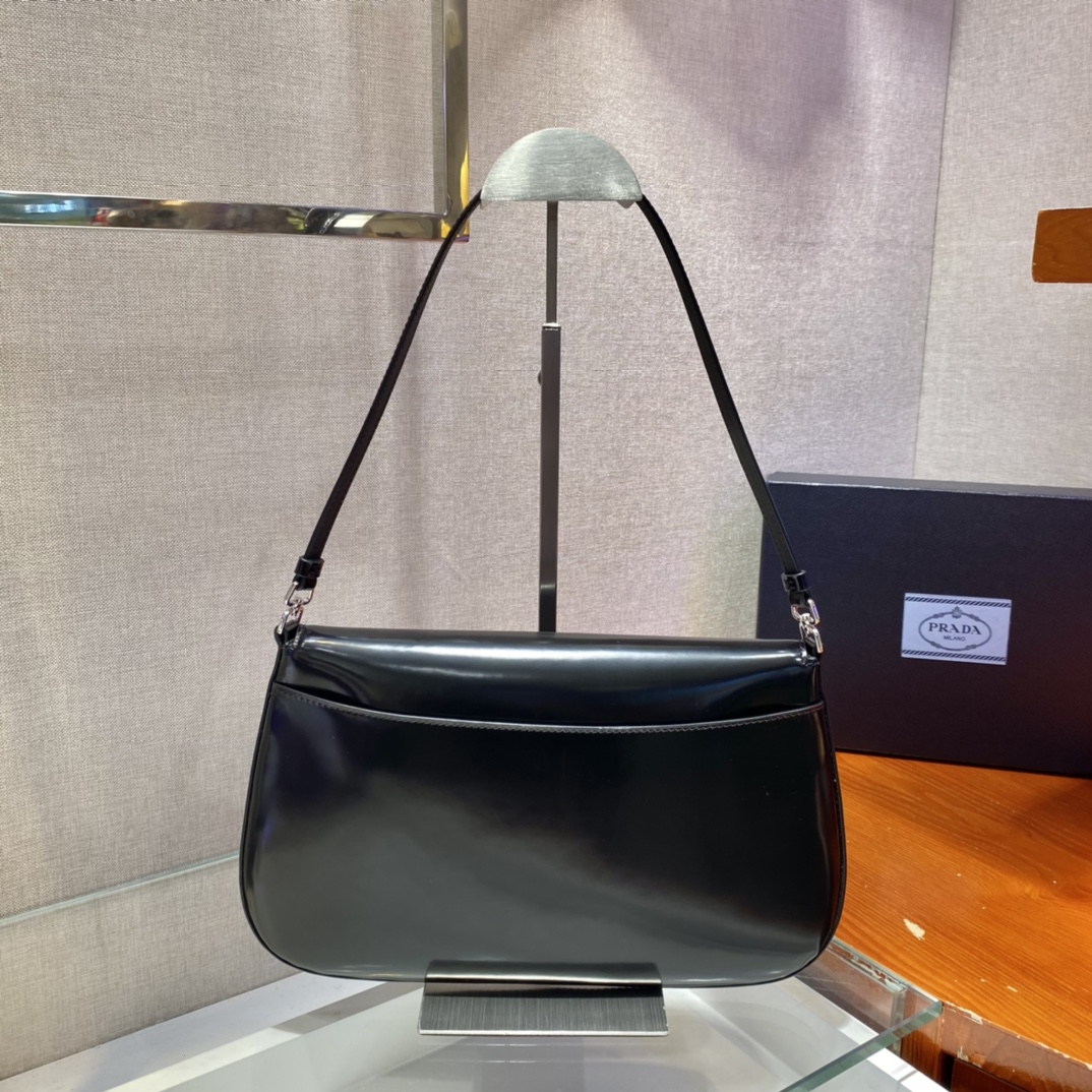 PRADA普拉达新款长形腋下包1BD276