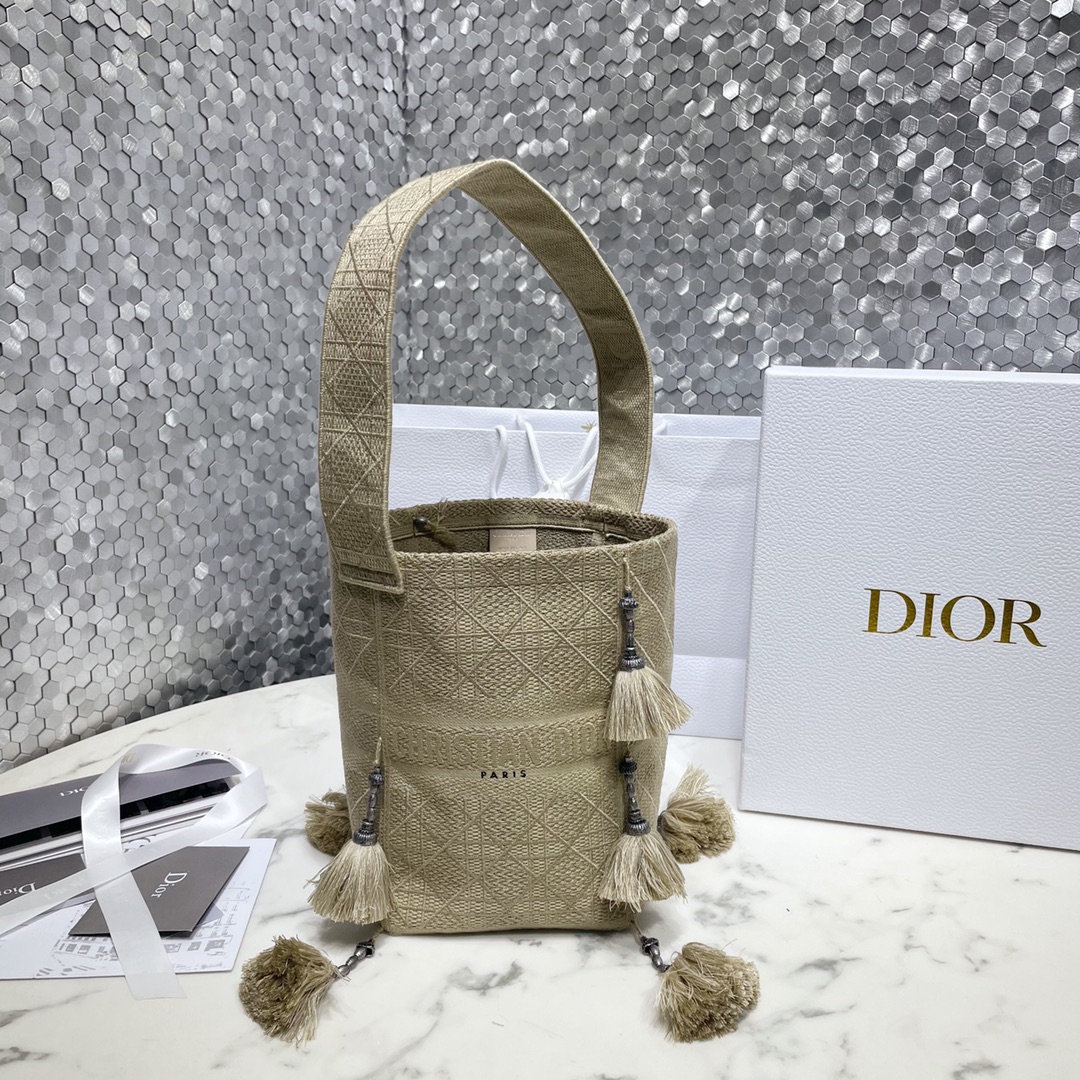 Dior AAAAA+
 Bucket Bags Embroidery Straw Woven Fashion