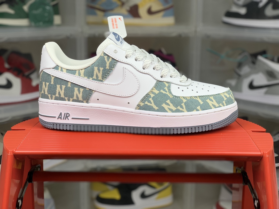 本地Nike Air Force 1 Low '07 MLB 洋基队联名满天星配色空军一号低帮 本地Nike Air Force 1 Low '07 MLB 洋基队联名满天星配色空军一号低帮
