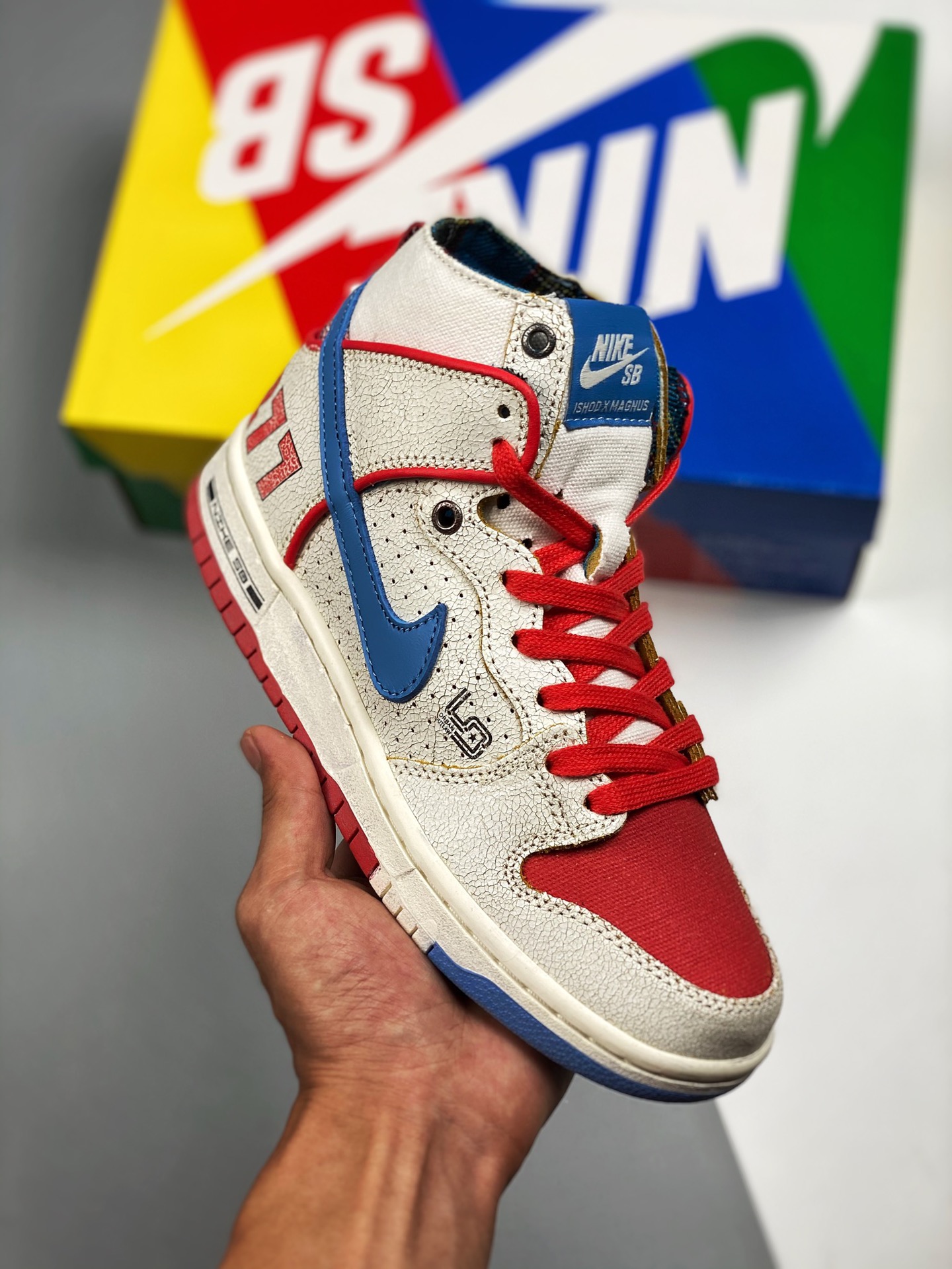 Apoya tienda 3 Ishod Wair X Magnus Walker X Nike SB Dunk High Pro Decon QS Blanco, azul y rojo, Porsche 911, producción…