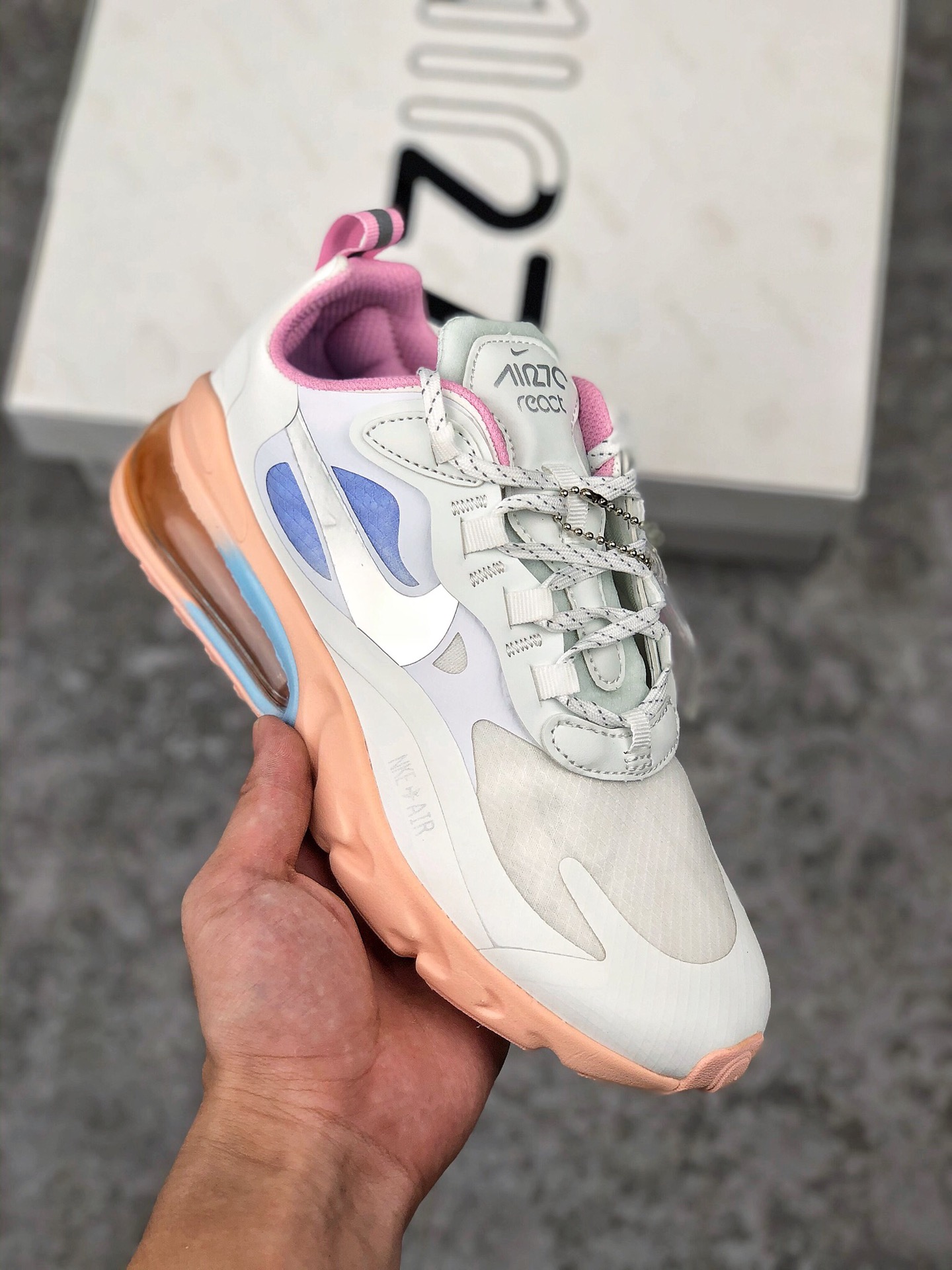  支持放店
纯原新品 NIKE AIR MAX 270 React 2021版 
鞋底AIR MAX小潘气垫+高弹MD结合
鞋面46片多层无缝热贴工艺
大面绒感材料体现价值感
鞋舌莱卡材料+透气革（针车）
LOGONIKE 270 R电绣工艺
织带加硬处理提升细节品质感
后跟条状透气革材料1.5双面环港宝
鞋盒标可扫维码
官方货号#CZ8131-100
SIZE：36 36.5 37 38 38.5 39 40