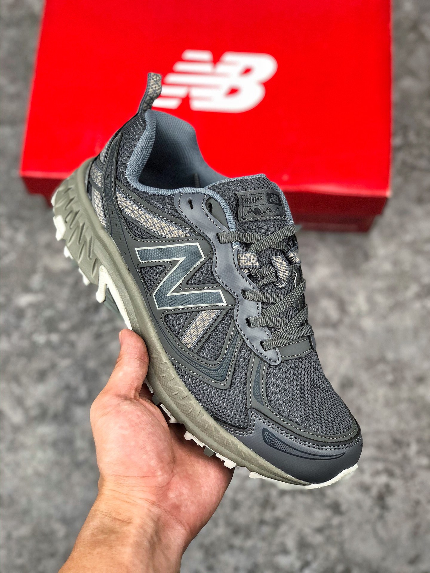  支持放店
NEW BALANCE/NB WT410CK5
浅灰银 复古运动跑步鞋男女增高老爹鞋
货号：MT410KR5
尺码：36 36.5 37 37.5 38 38.5 39 40 40.5 41 42 42.5 43 44 45