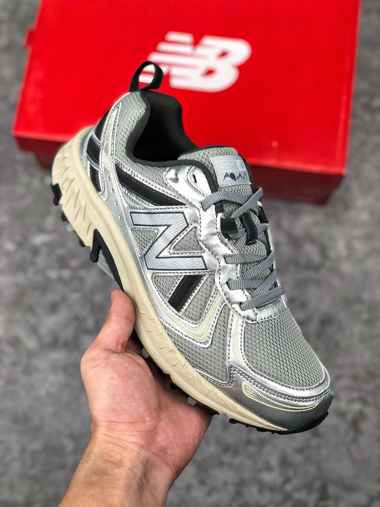  支持放店
NEW BALANCE/NB WT410CK5
浅灰银 复古运动跑步鞋男女增高老爹鞋
货号：MT410KR5
尺码：36 36.5 37 37.5 38 38.5 39 40 40.5 41 42 42.5 43 44 45