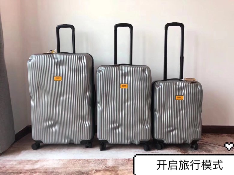 NO:269659,New Italian hot-selling damaged box, a unique and light suitcase, a trendy CRASH zipper damaged box, C material, soft-edged zipper, TSA customs password lock, and two-wheel universal wheel; the concave shape of the box further reflects the casual travel style!  The logo is printed on the libu. There is a QR code behind each box. You can check the authenticity of the official website!  Color: Silver, Yellow, Black, White, Red Size: 20/24/28,19860909新款意大利爆款破损箱,有个性又很轻的旅行箱,潮牌CRASH拉链破损箱,C材质,软边拉链,TSA海关密码锁,双轮万向轮；箱子凹形状更体现随性随行的旅行风格！里布印logo,每个箱子后面有二维码,可上网官查询真伪！ 颜色:银色,黄色,黑色,白色,红色 尺寸:20/24/28,,luggage