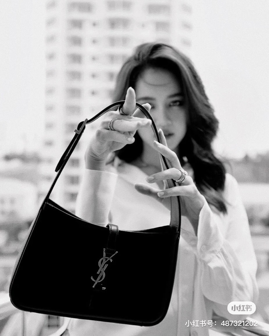 Saint laurent Ysl LE 5 À 7 平纹腋下包 657228黑色