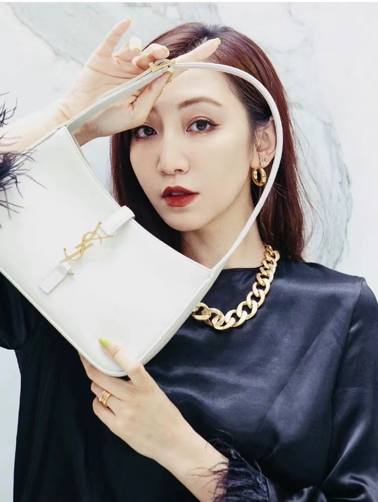 Saint laurent Ysl LE 5 À 7 平纹腋下包 657228白色