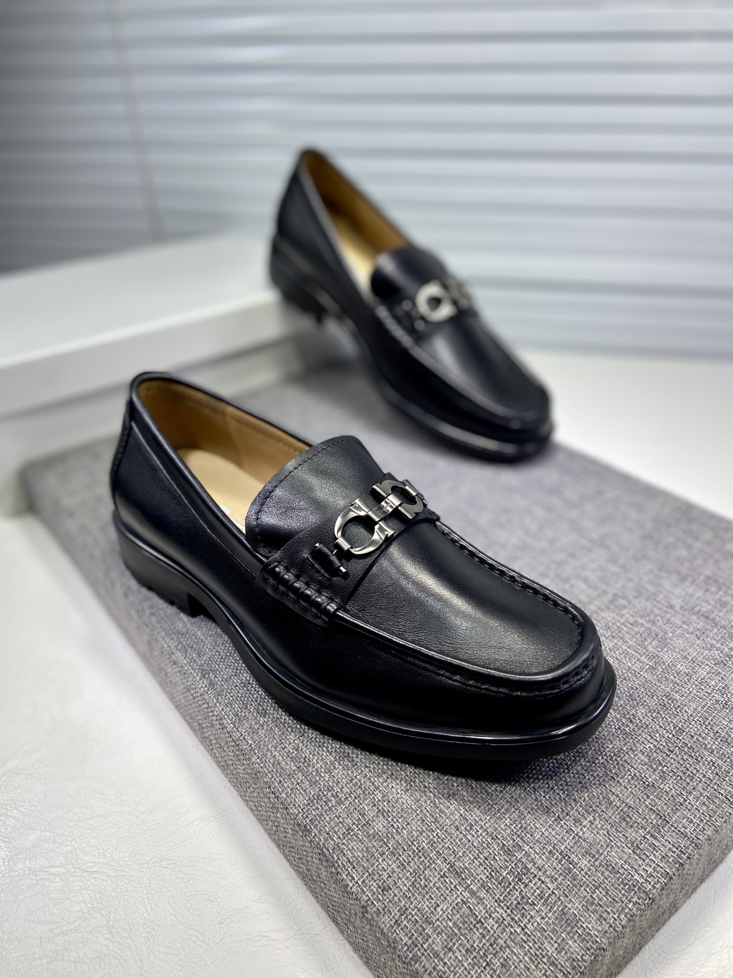 J5 顶级版本🎖Ferragamo 菲拉格慕 高端休闲男鞋🐮🐮专柜正品一比一复刻 顶级高品质👞进口〰 头层牛皮鞋面➕水洗牛皮内里 牛皮垫脚 原版大底⬆️配码:38~44 [定做45]